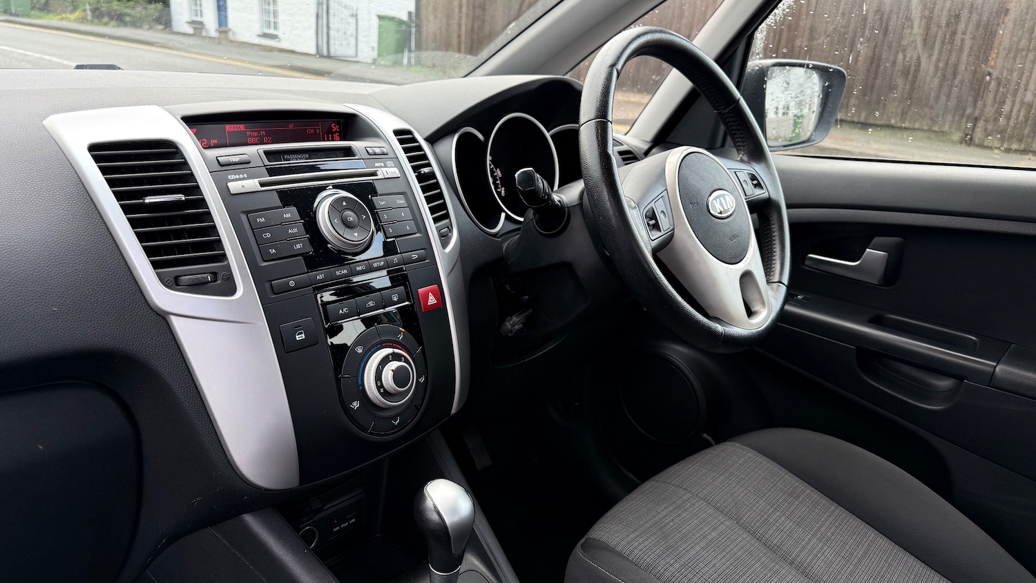 Used Kia Venga 2010 for sale - 77226183: Photo 16