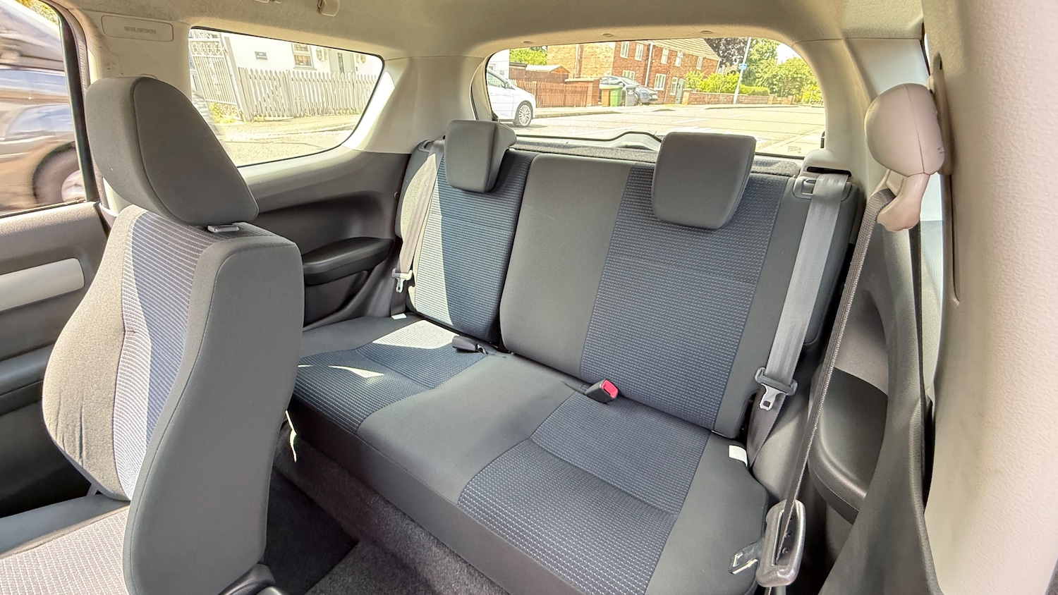Used Suzuki Swift 2010 for sale - 76165204: Photo 5