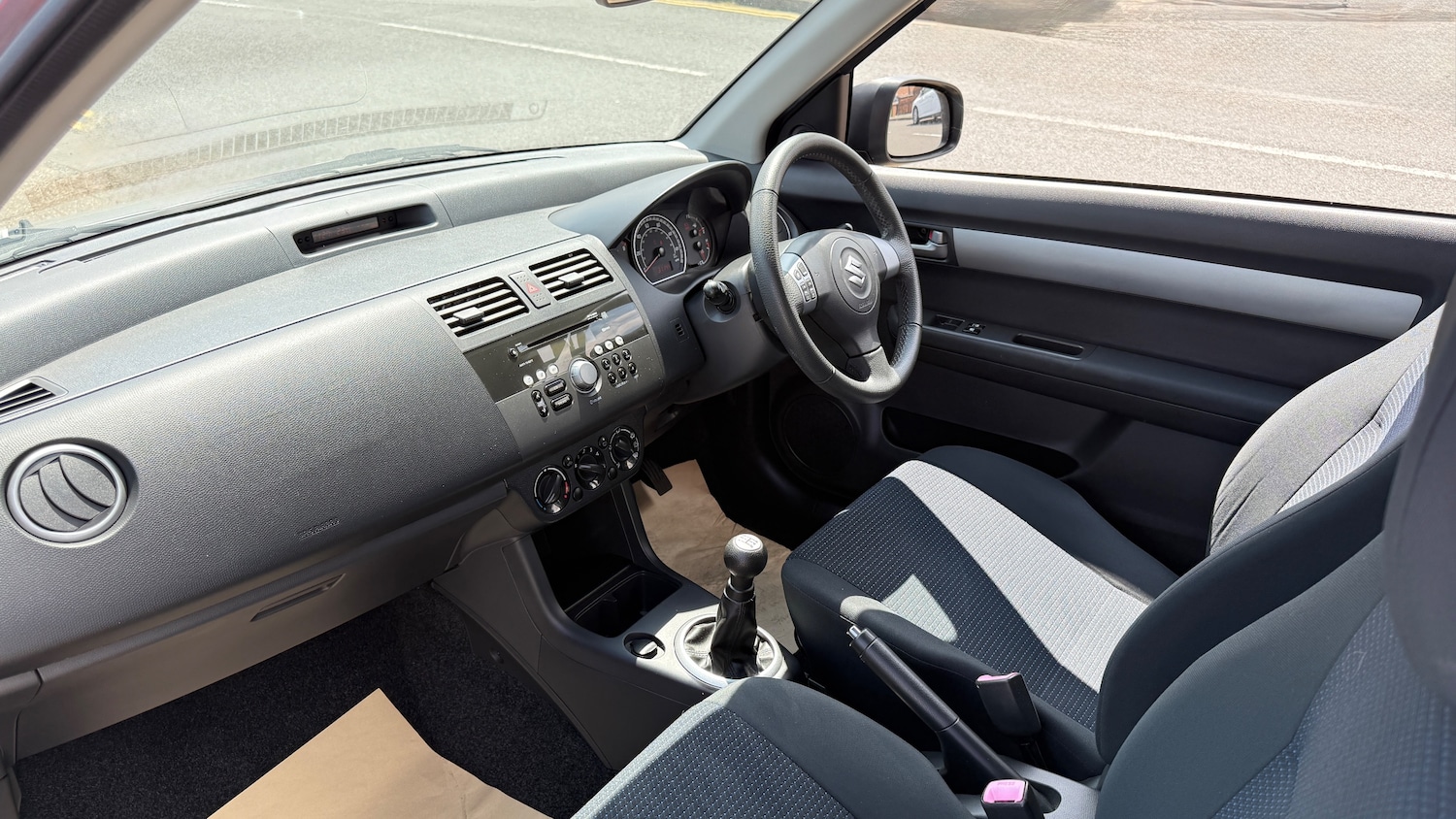 Used Suzuki Swift 2010 for sale - 76165204: Photo 6