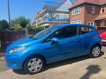 Used Ford Fiesta 2010 for sale - 76165180: Photo