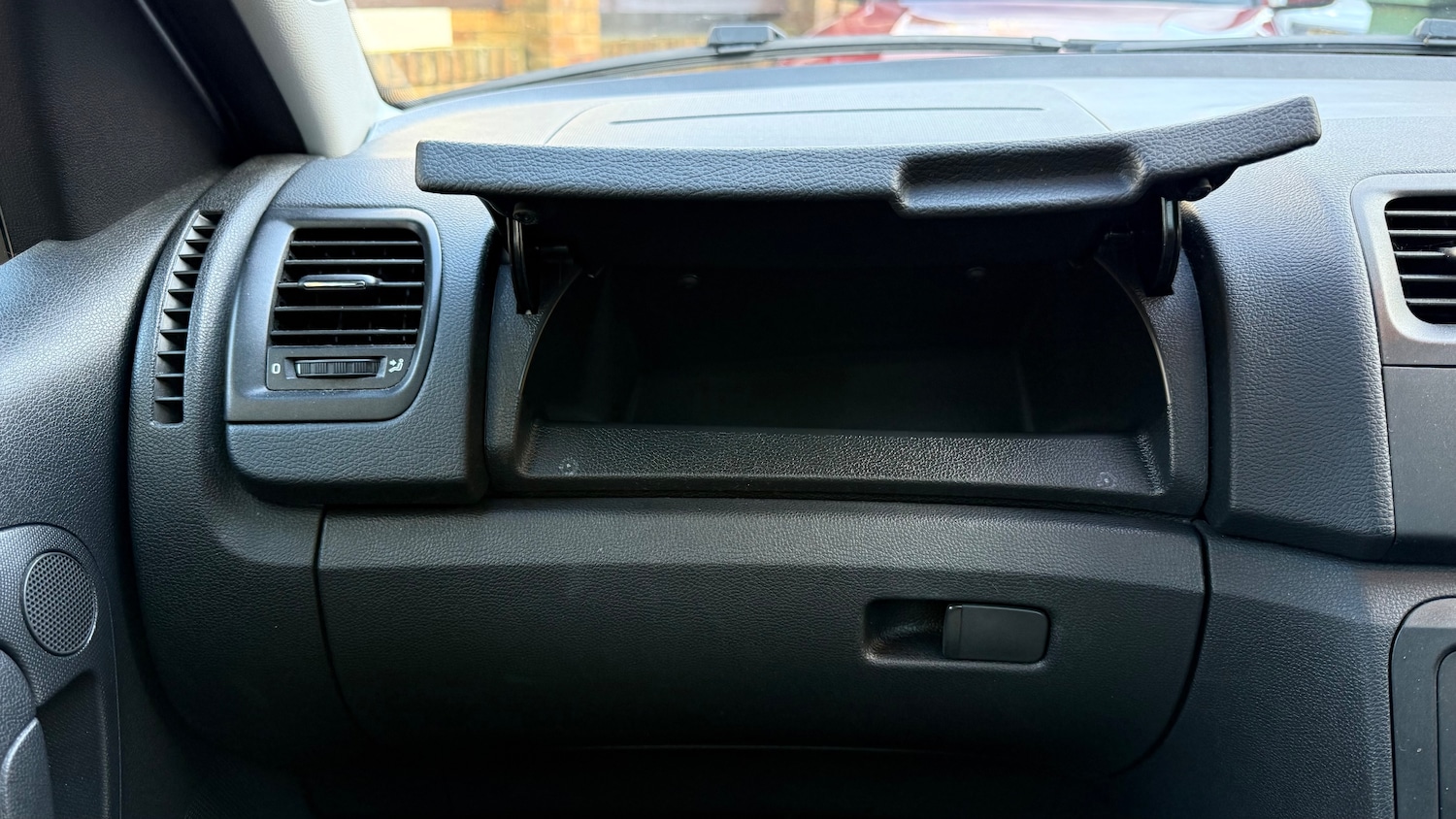 Used Toyota Yaris 2010 for sale - 77570927: Photo 20