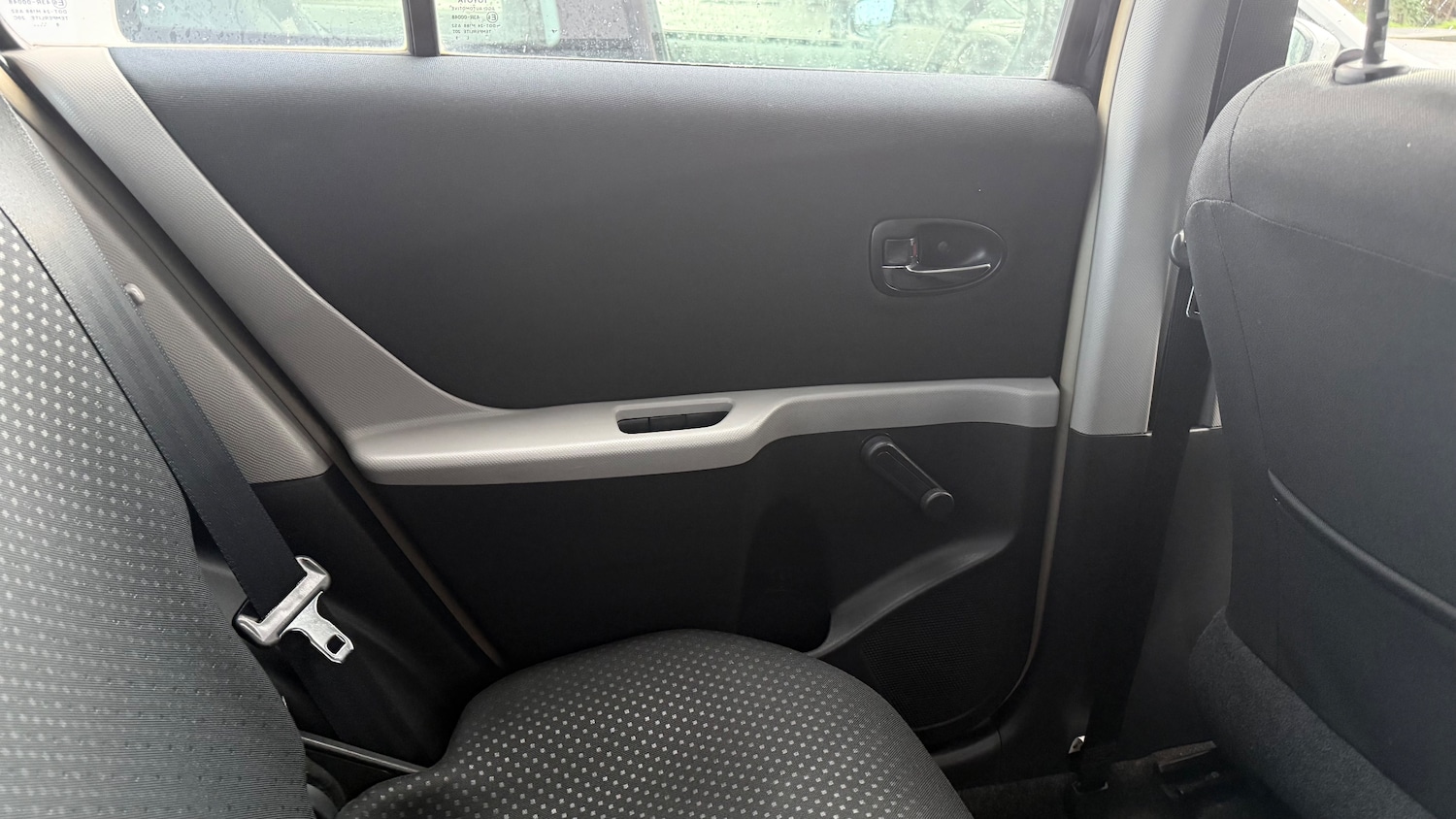 Used Toyota Yaris 2010 for sale - 77570927: Photo 3