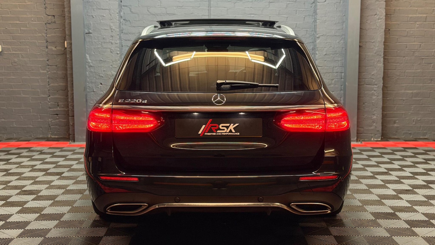 Used Mercedes-Benz E Class for sale - 77267440: Photo 11