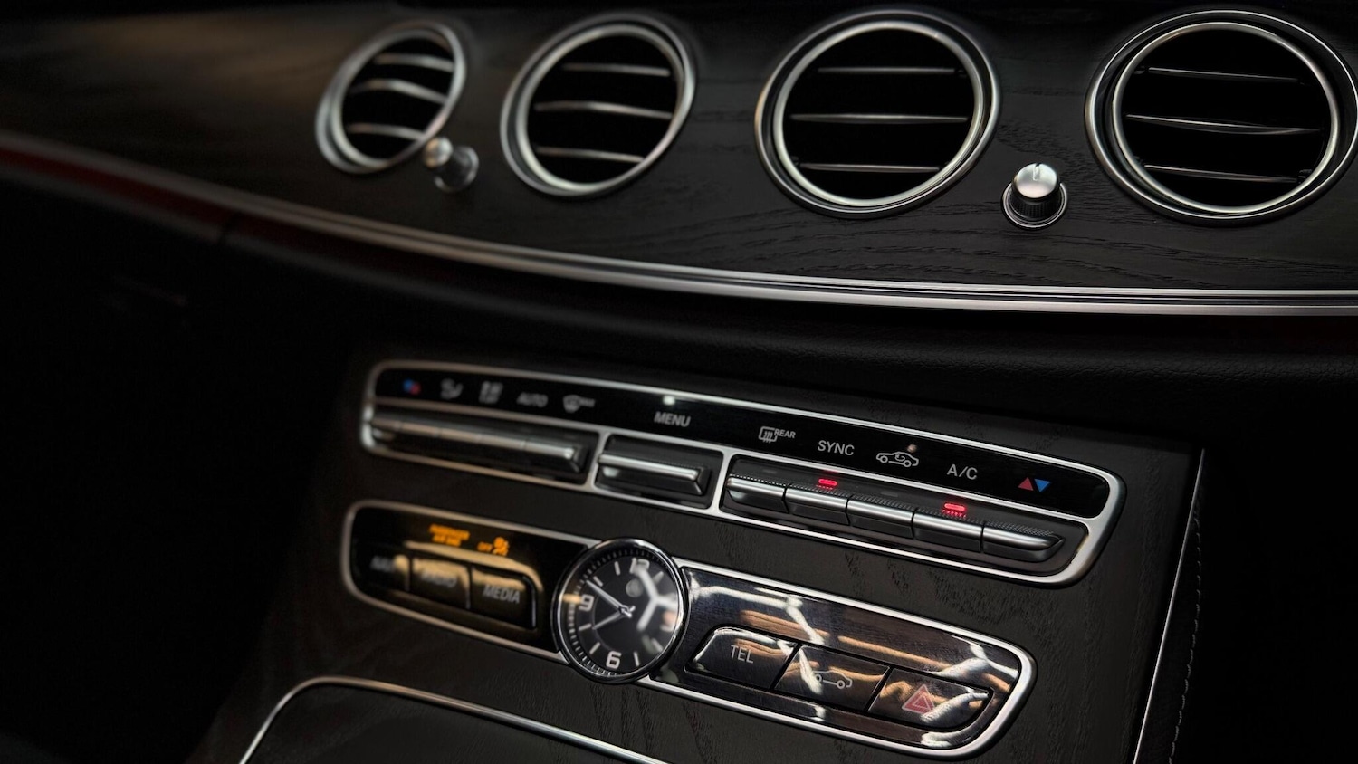 Used Mercedes-Benz E Class for sale - 77267440: Photo 31