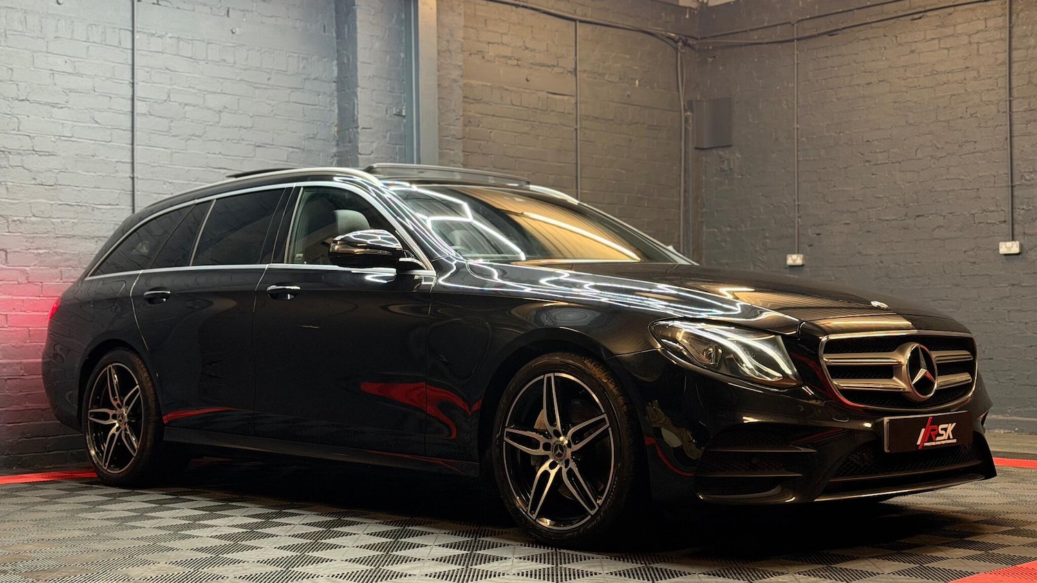 Used Mercedes-Benz E Class for sale - 77267440: Photo 5