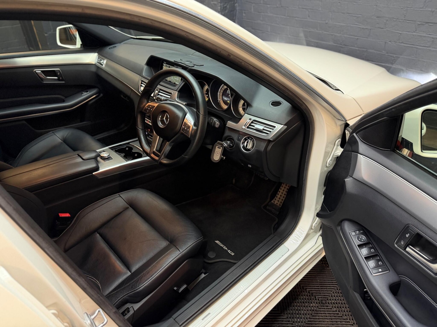 Used Mercedes-Benz E Class 2014 for sale - 77993672: Photo 16