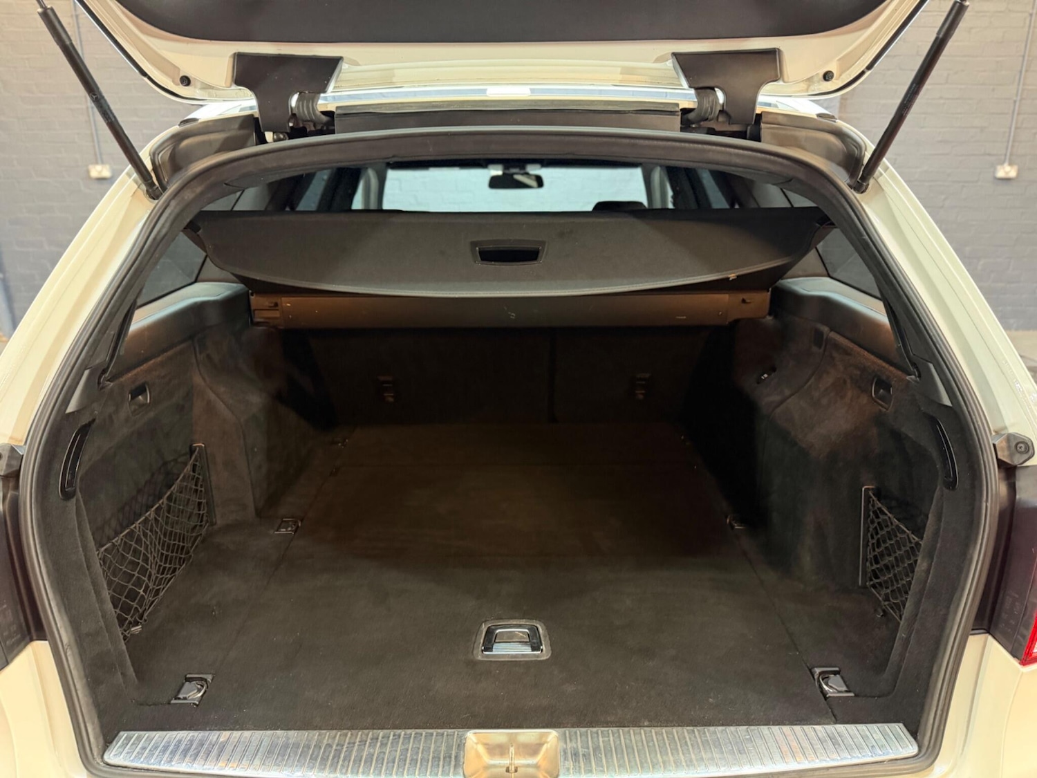 Used Mercedes-Benz E Class 2014 for sale - 77993672: Photo 21