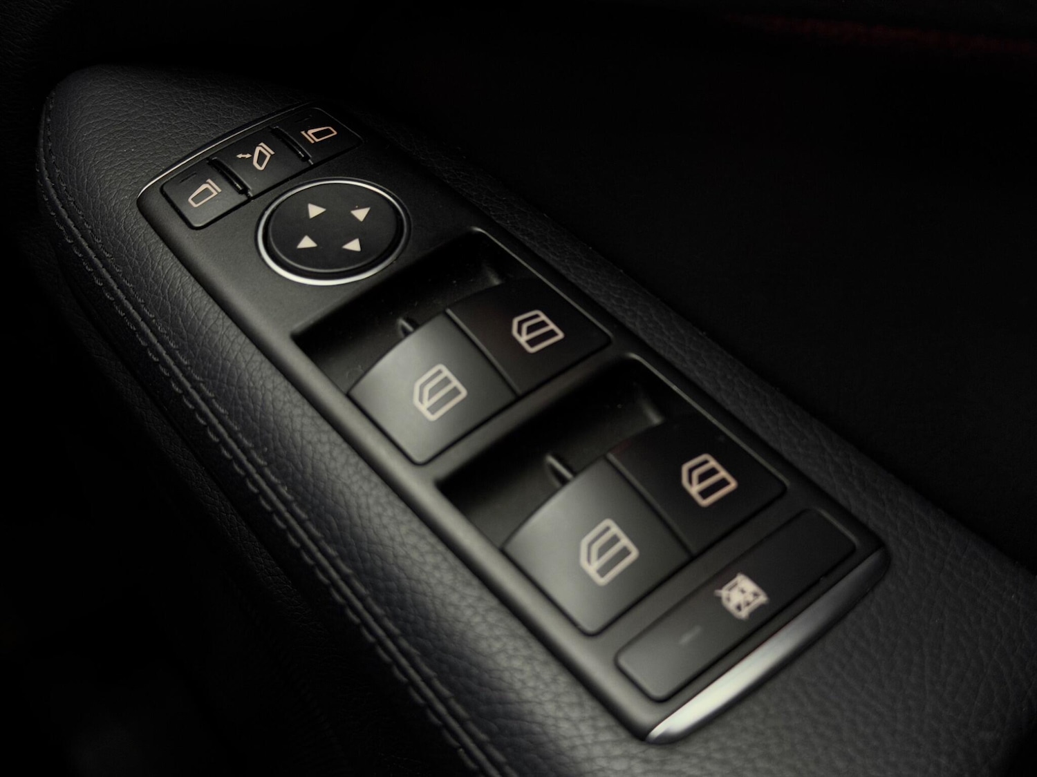 Used Mercedes-Benz E Class 2014 for sale - 77993672: Photo 31