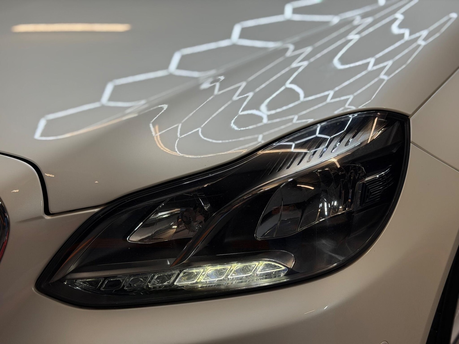 Used Mercedes-Benz E Class 2014 for sale - 77993672: Photo 39