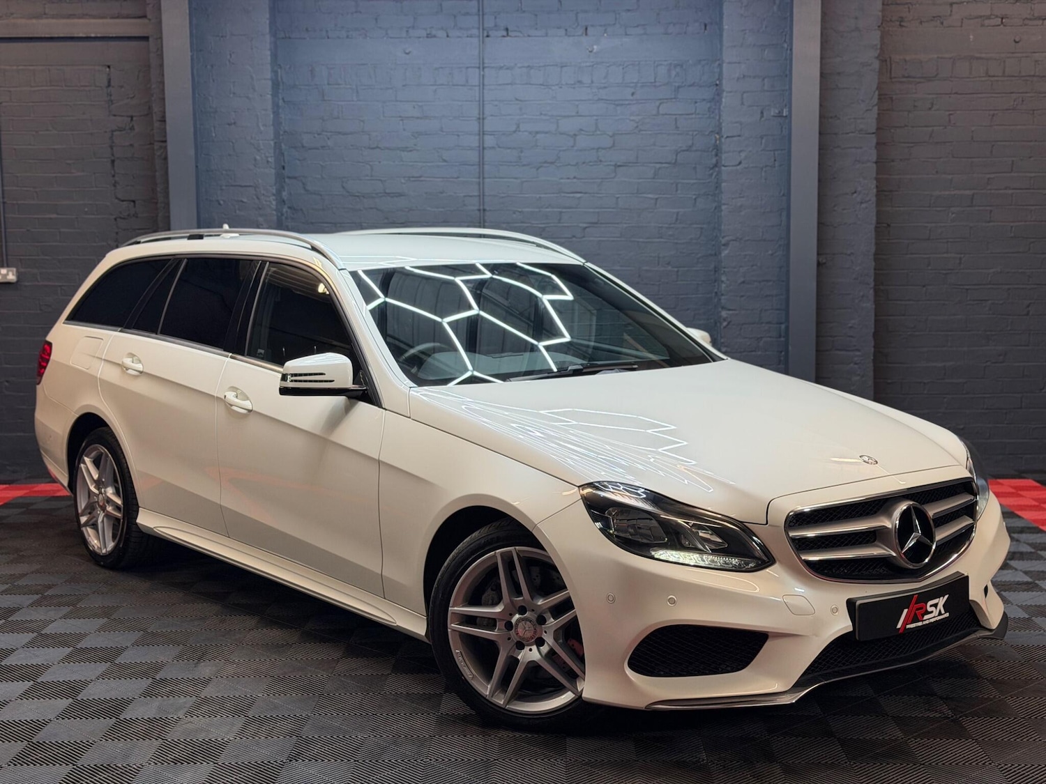 Used Mercedes-Benz E Class 2014 for sale - 77993672: Photo 4