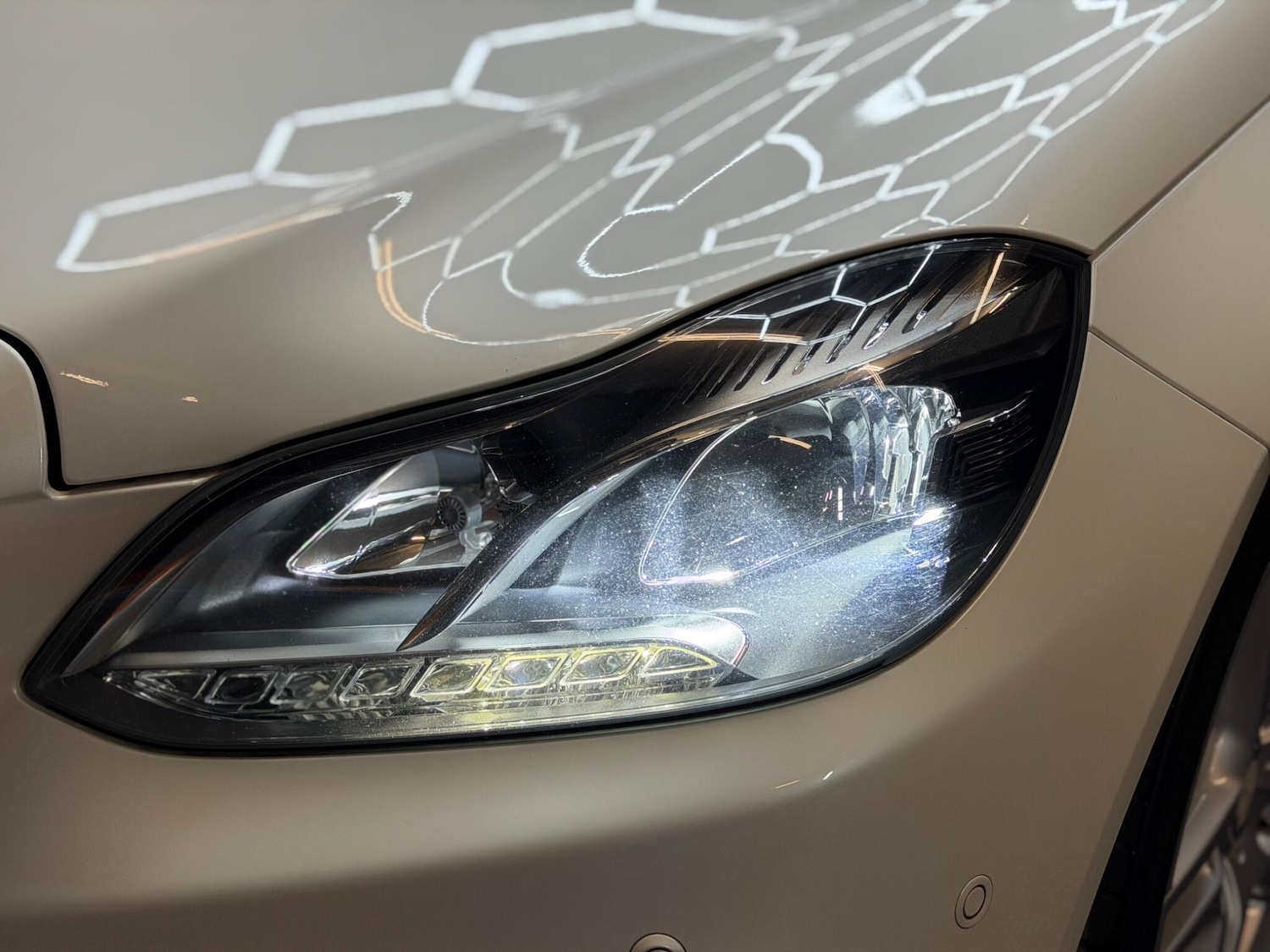 Used Mercedes-Benz E Class 2014 for sale - 77993672: Photo 40