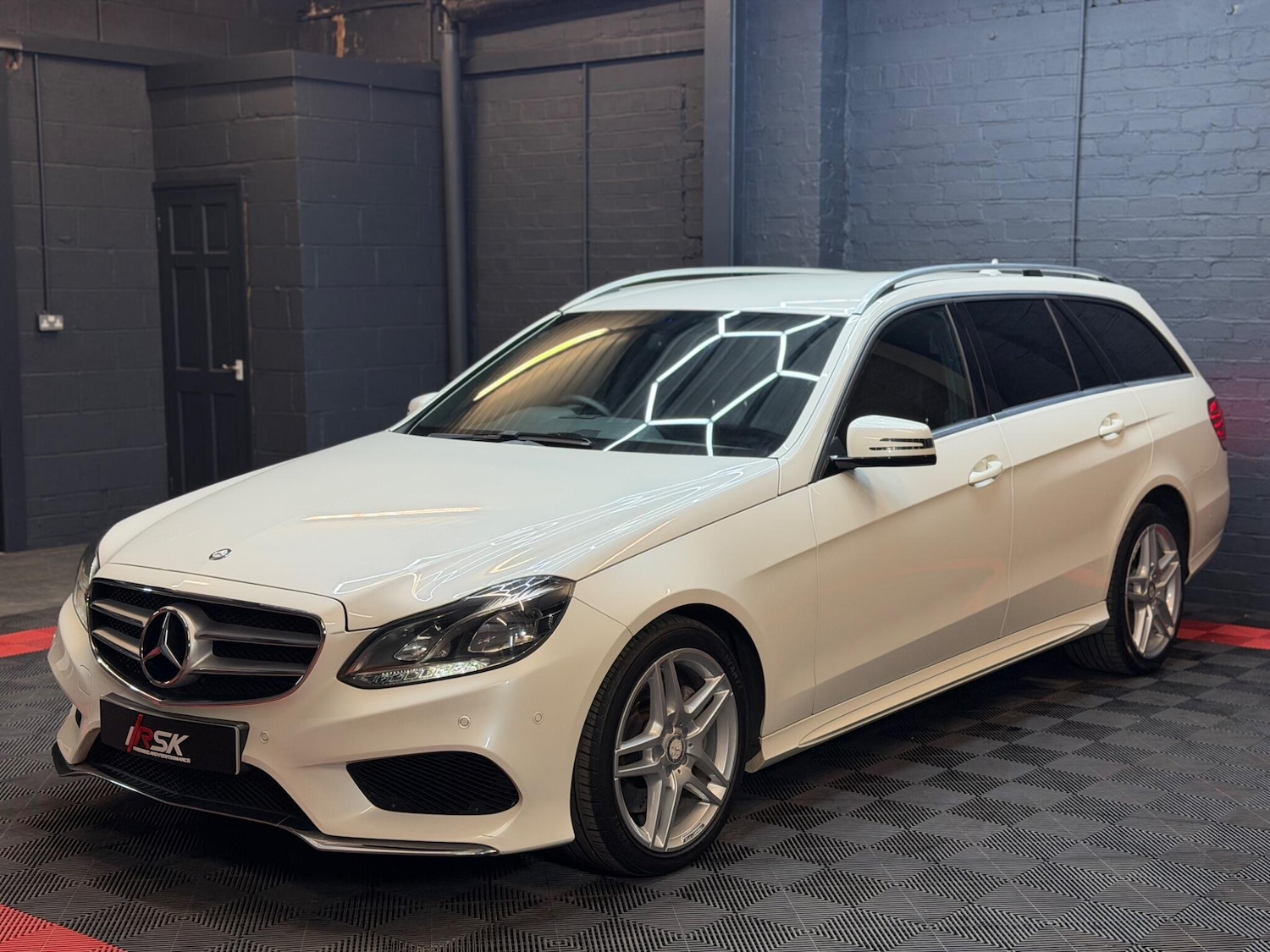 Used Mercedes-Benz E Class 2014 for sale - 77993672: Photo 8