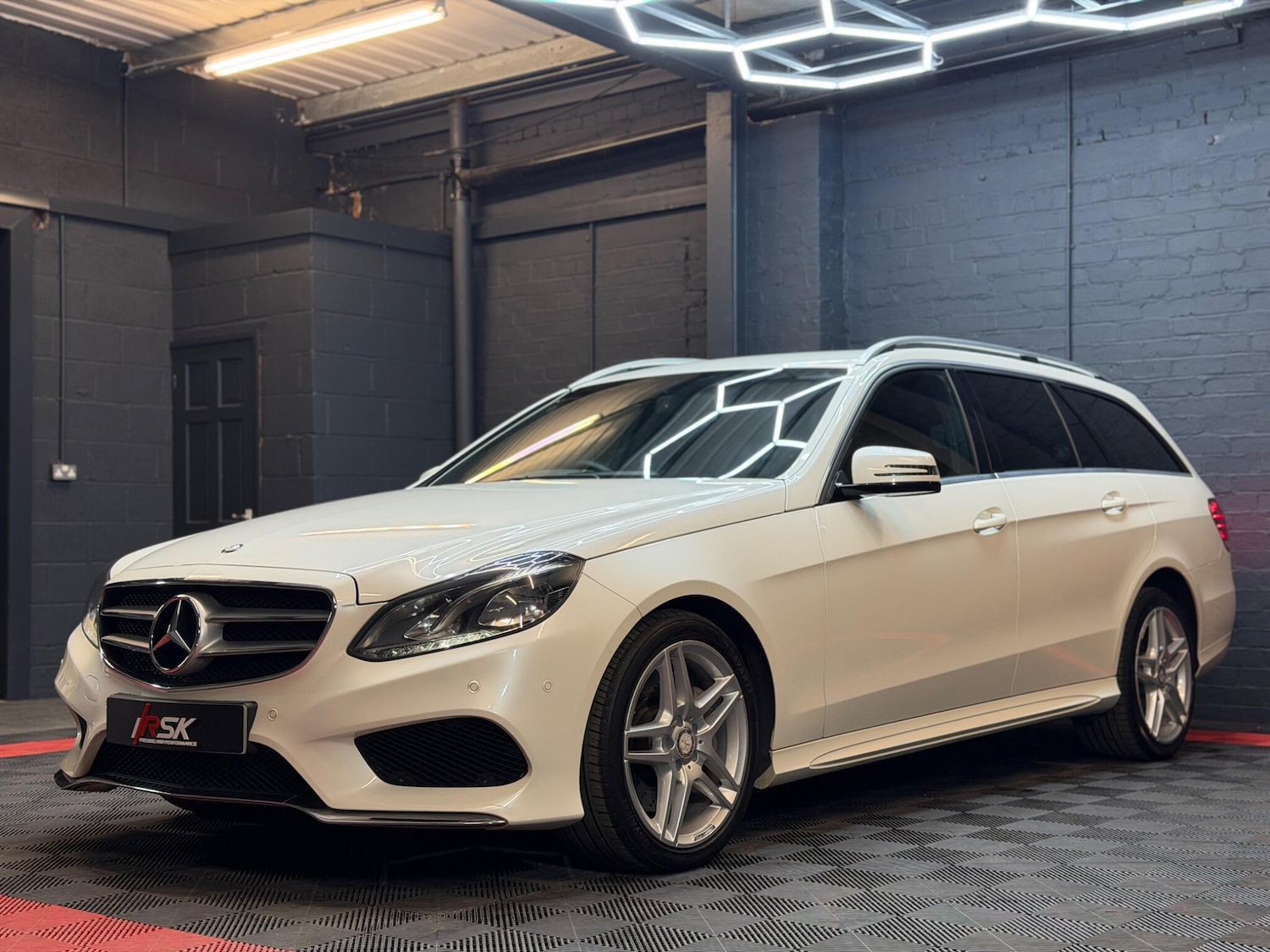 Used Mercedes-Benz E Class 2014 for sale - 77993672: Photo 9