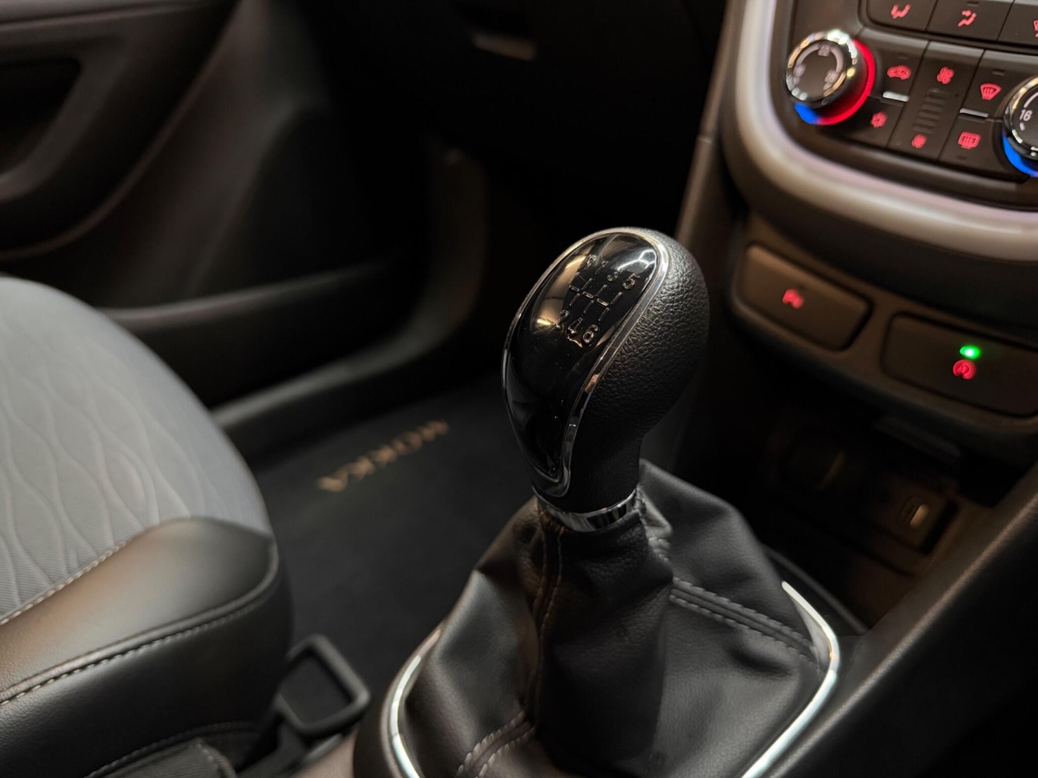 Used Vauxhall Mokka 2015 for sale - 77657537: Photo 28