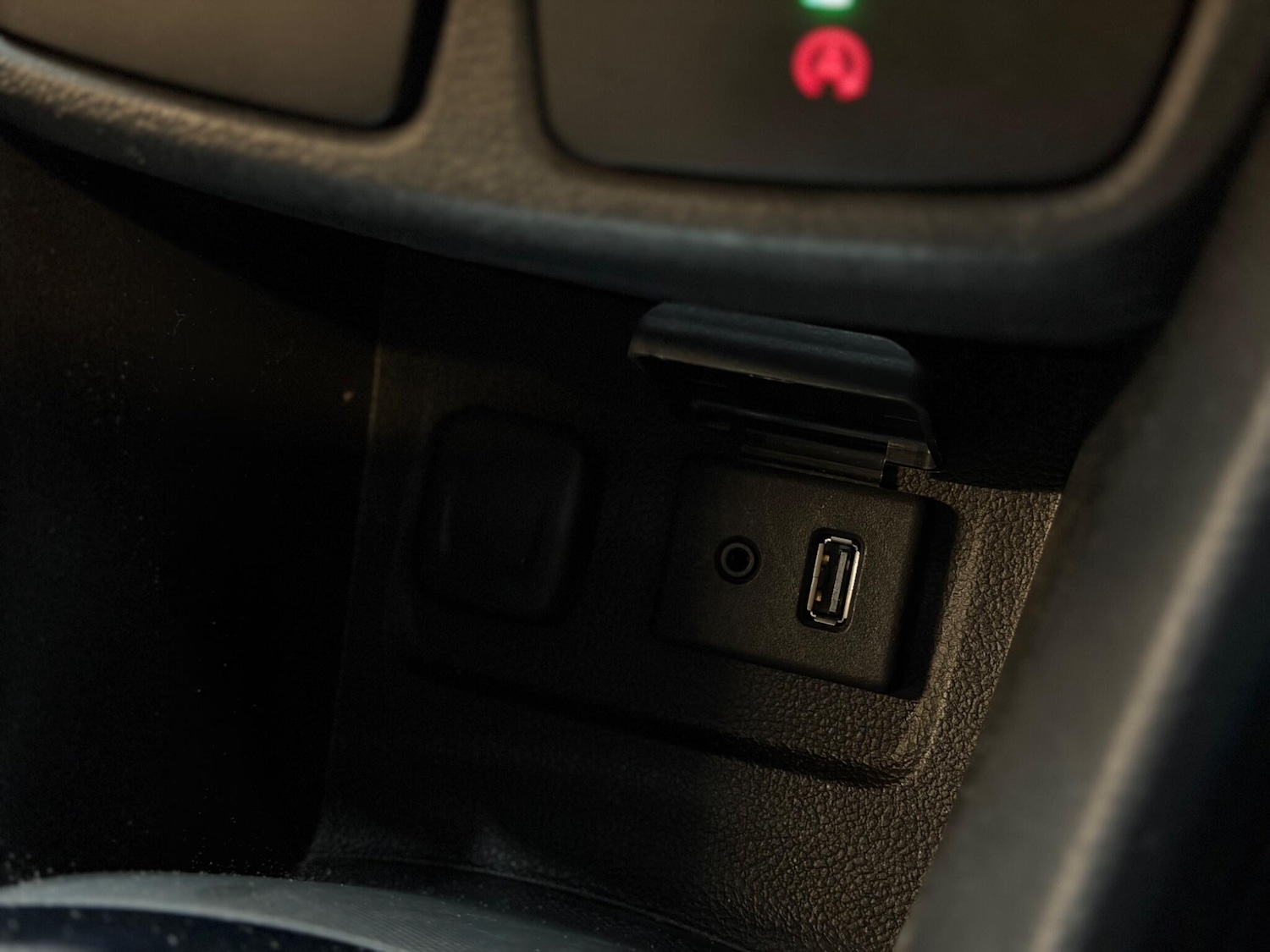 Used Vauxhall Mokka 2015 for sale - 77657537: Photo 34