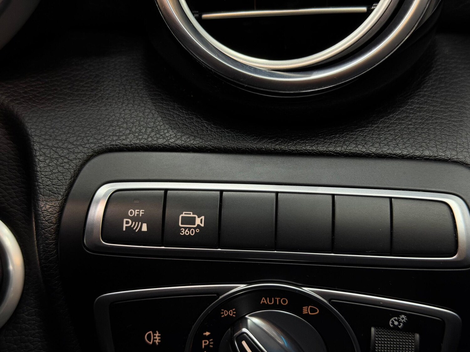 Used Mercedes-Benz GLC 2018 for sale - 78019540: Photo 43