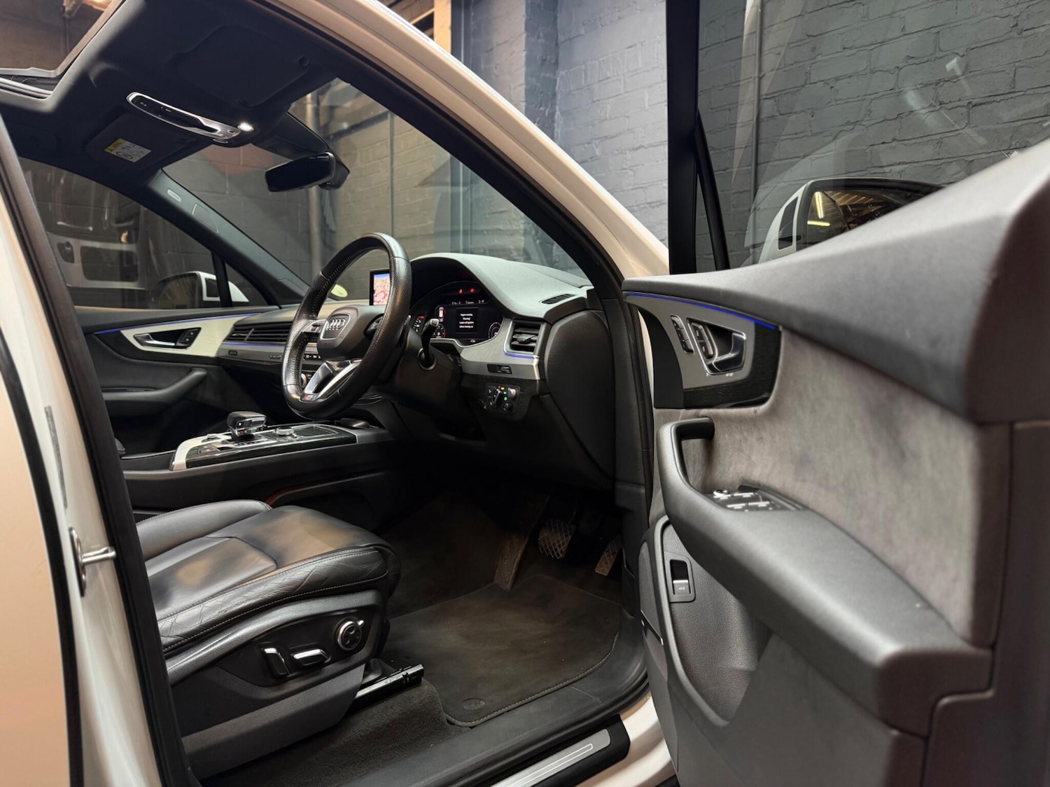 Used Audi Q7 2015 for sale - 77377494: Photo 2