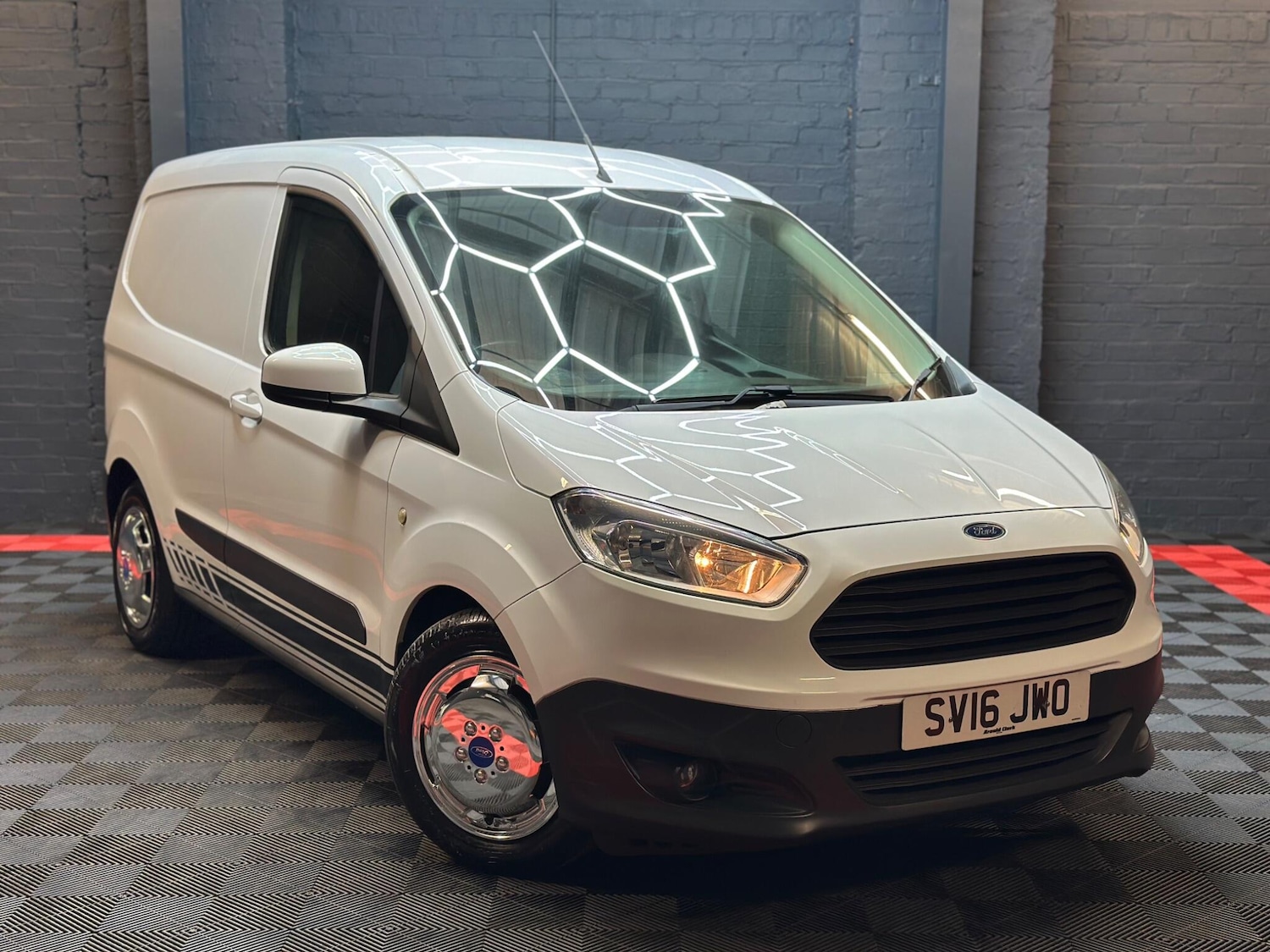Used Ford Transit Courier 2016 for sale - 76326795: Photo 1