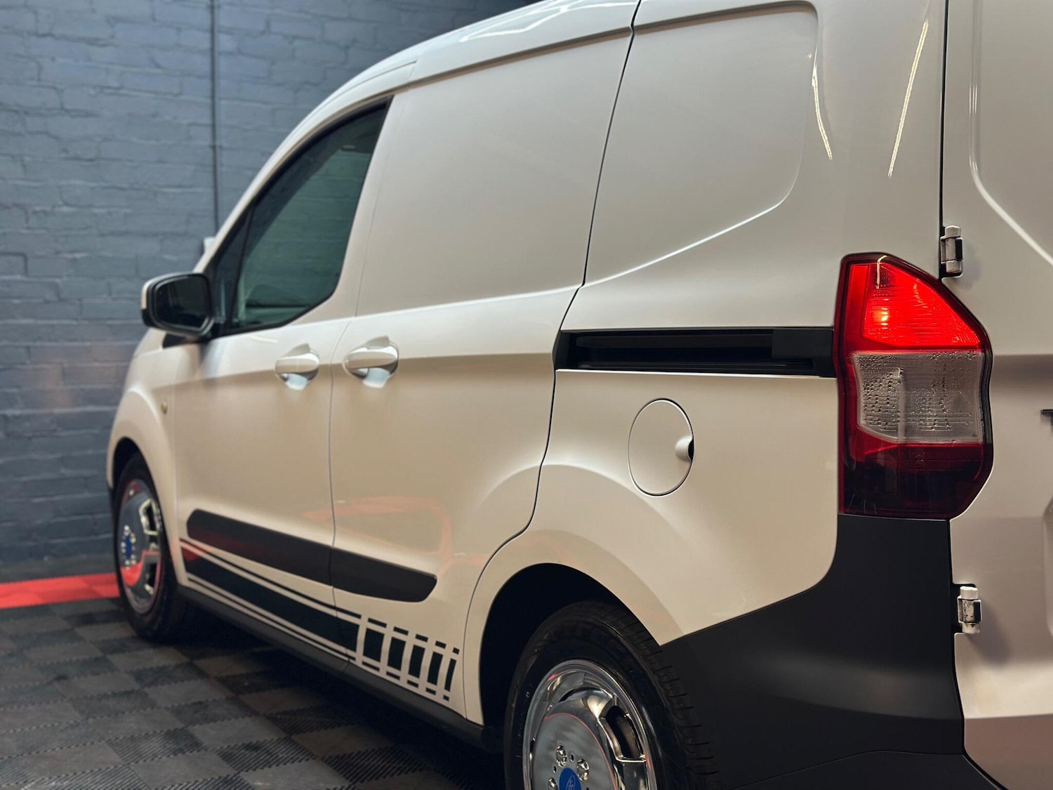 Used Ford Transit Courier 2016 for sale - 76326795: Photo 18