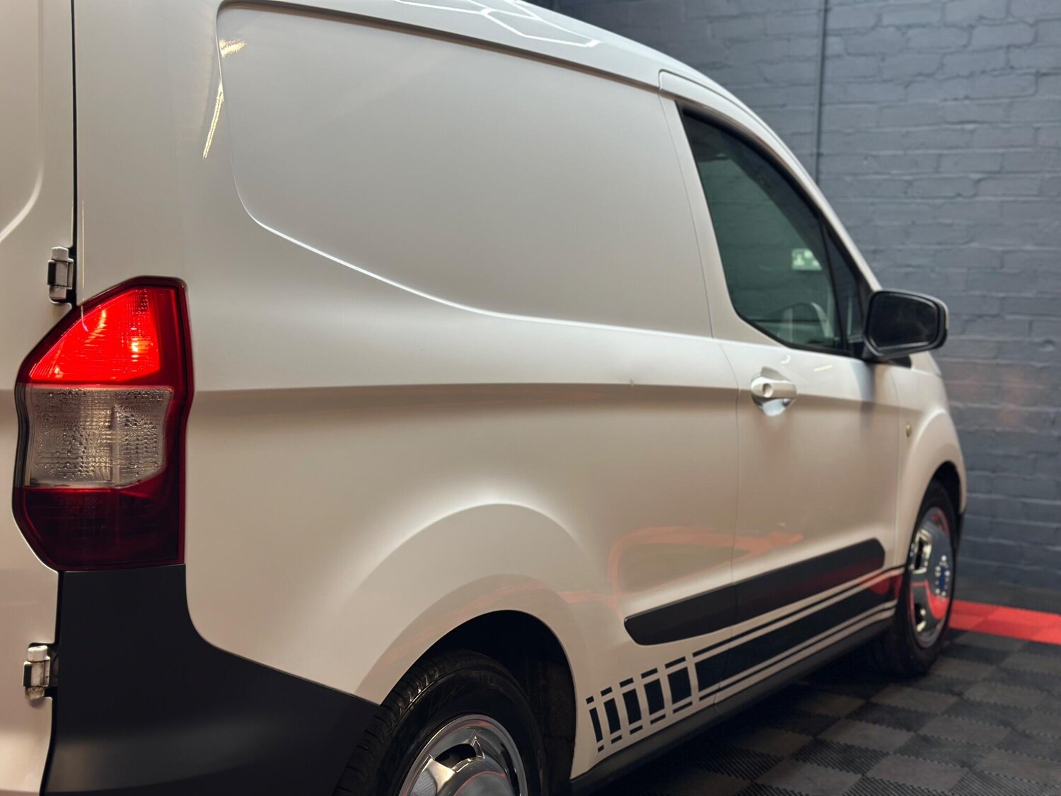 Used Ford Transit Courier 2016 for sale - 76326795: Photo 19