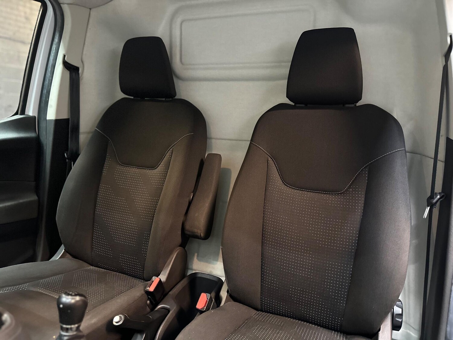 Used Ford Transit Courier 2016 for sale - 76326795: Photo 25