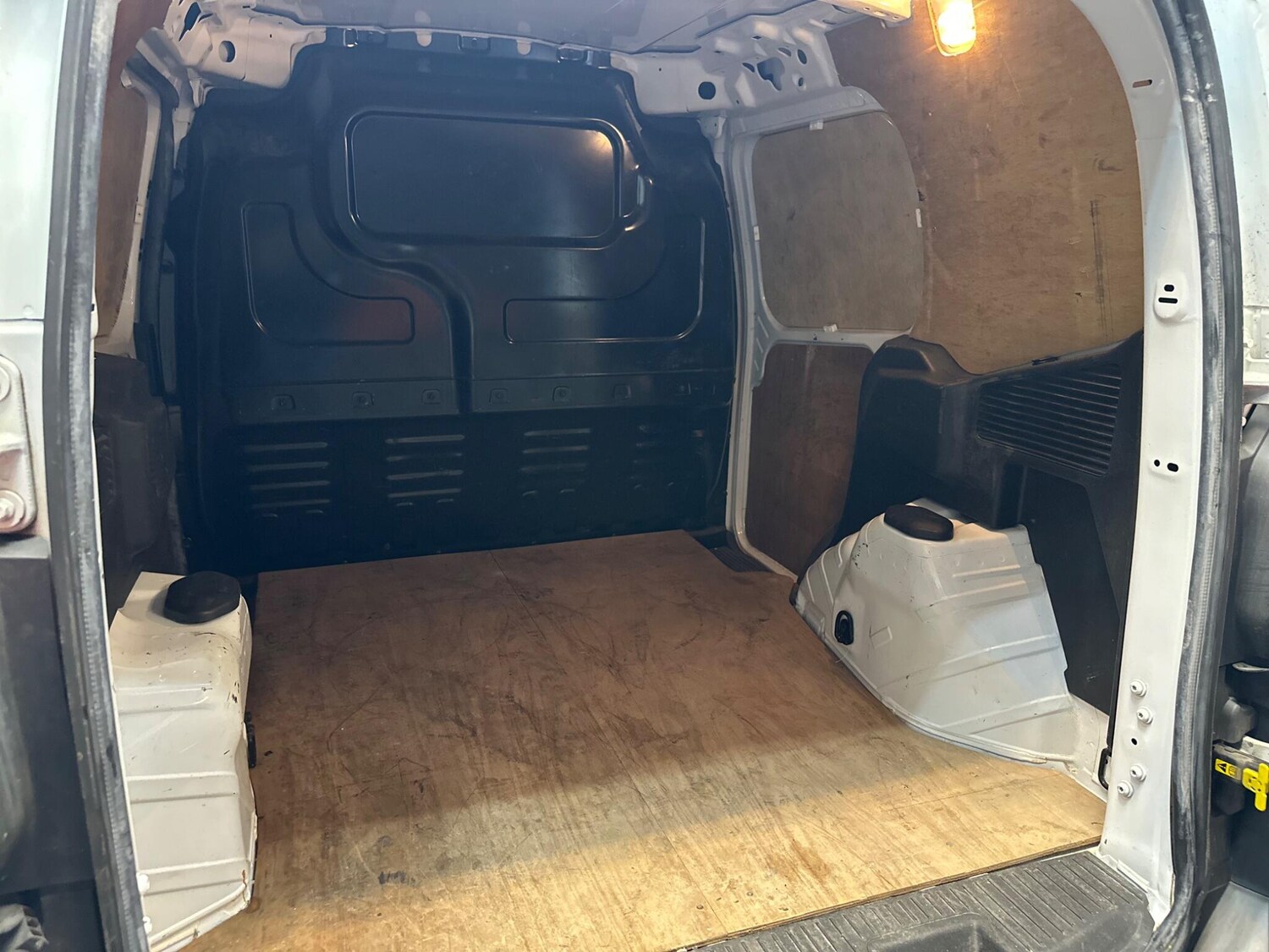 Used Ford Transit Courier 2016 for sale - 76326795: Photo 27