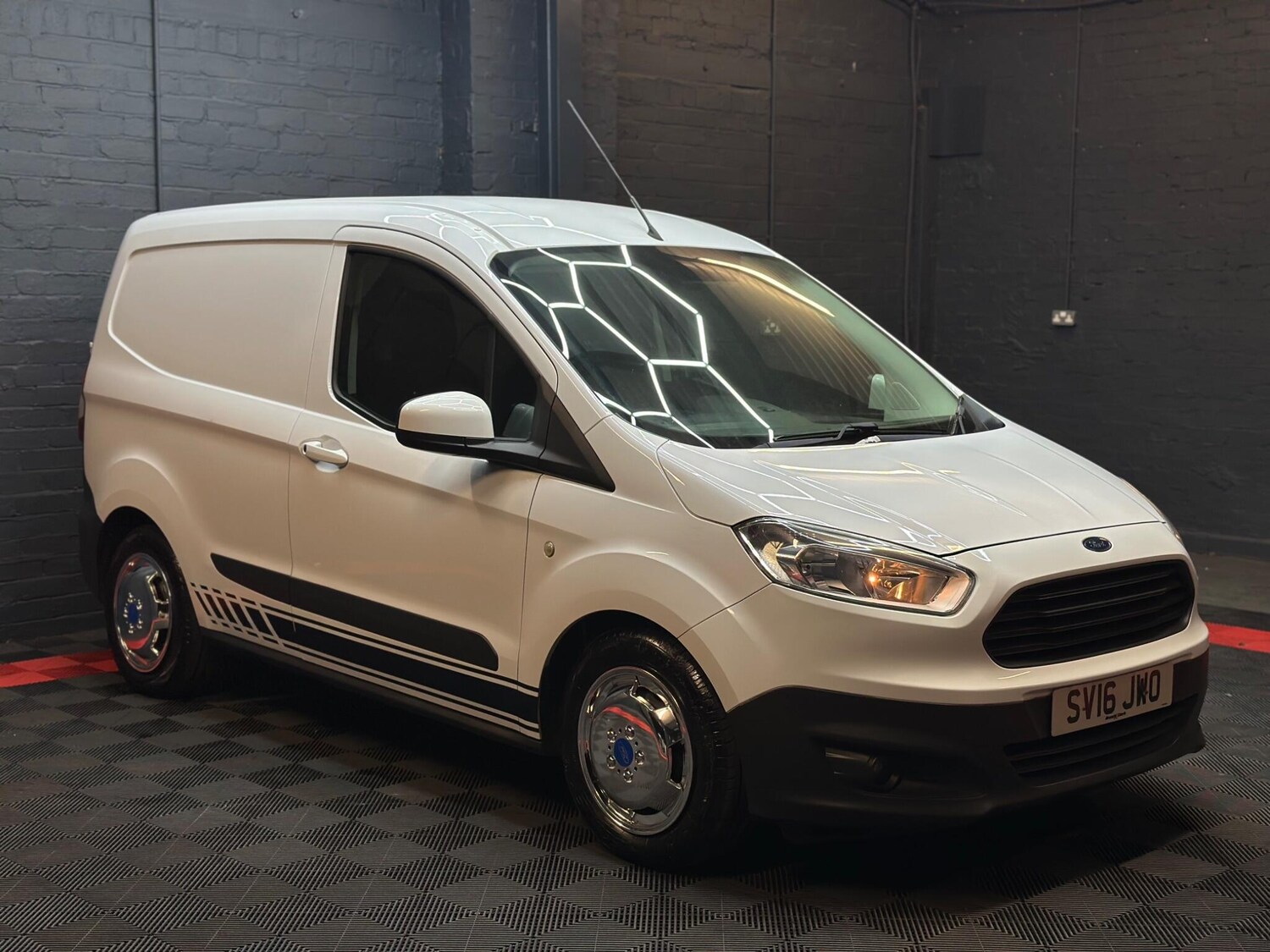 Used Ford Transit Courier 2016 for sale - 76326795: Photo 3