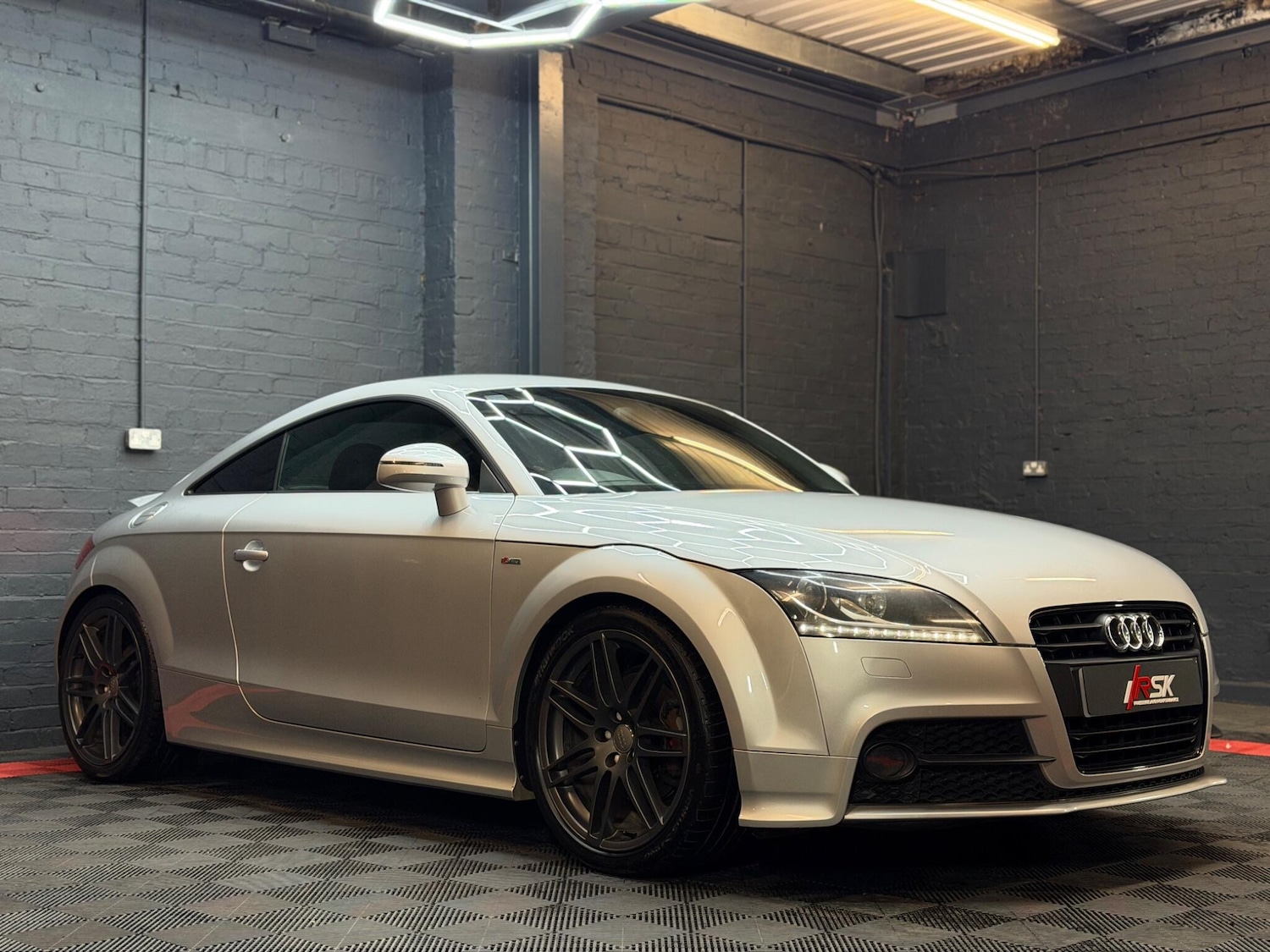 Used Audi TT 2011 for sale - 78034422: Photo 4