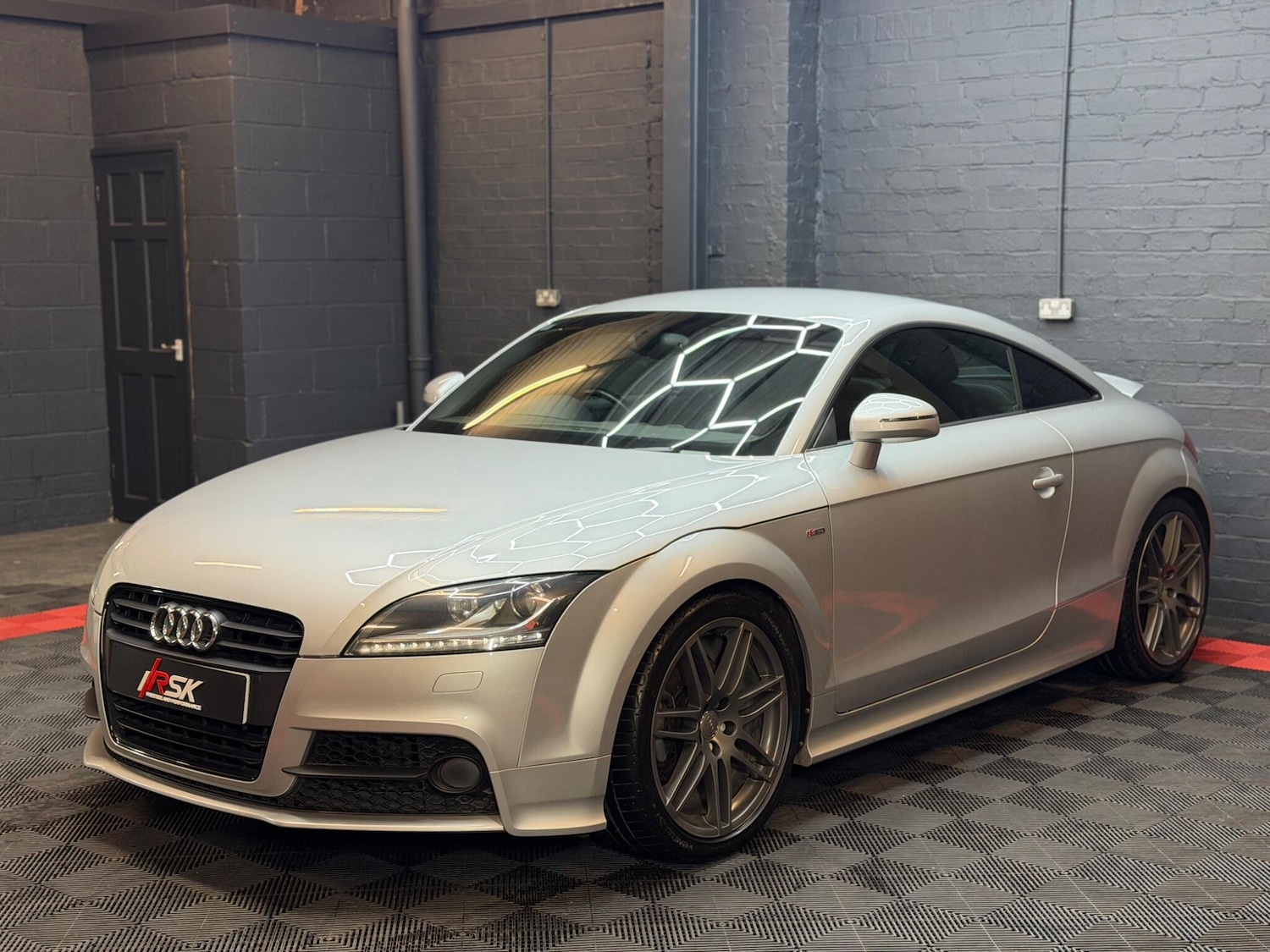 Used Audi TT 2011 for sale - 78034422: Photo 6