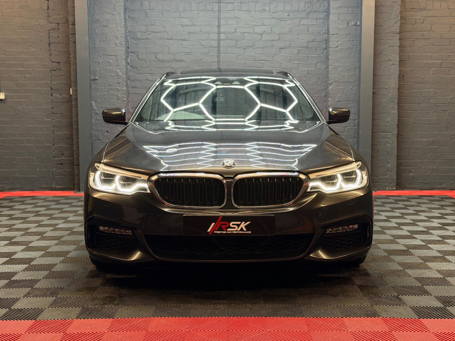 Used BMW 5 Series 2017 for sale - 77400707: Photo 2