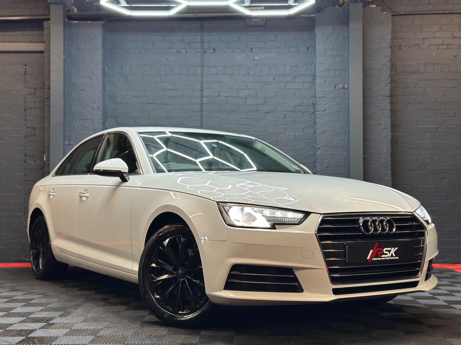 Used BMW 3 Series 2015 for sale - 77166774: Photo 2