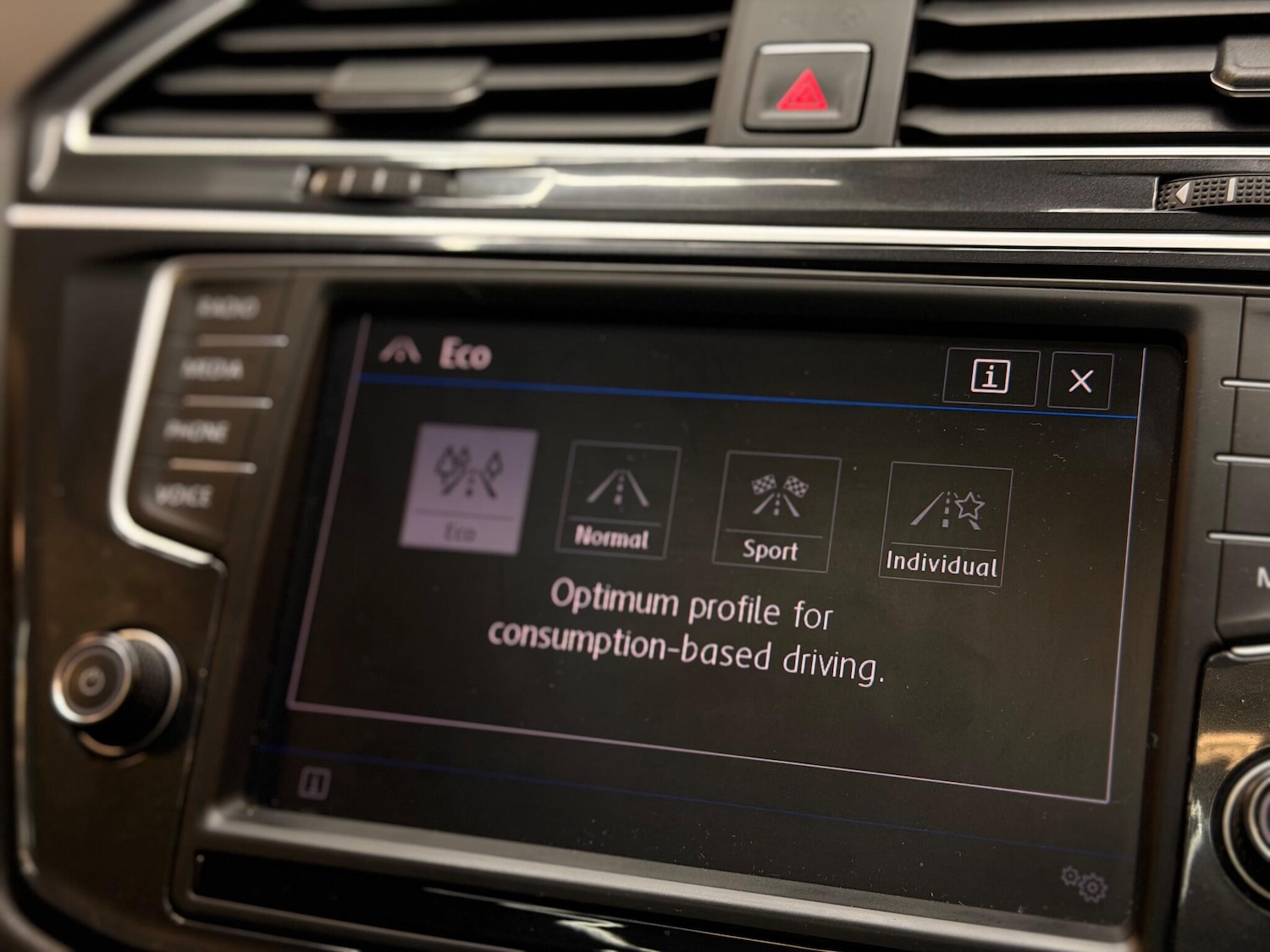 Used Volkswagen Tiguan 2016 for sale - 76752661: Photo 29