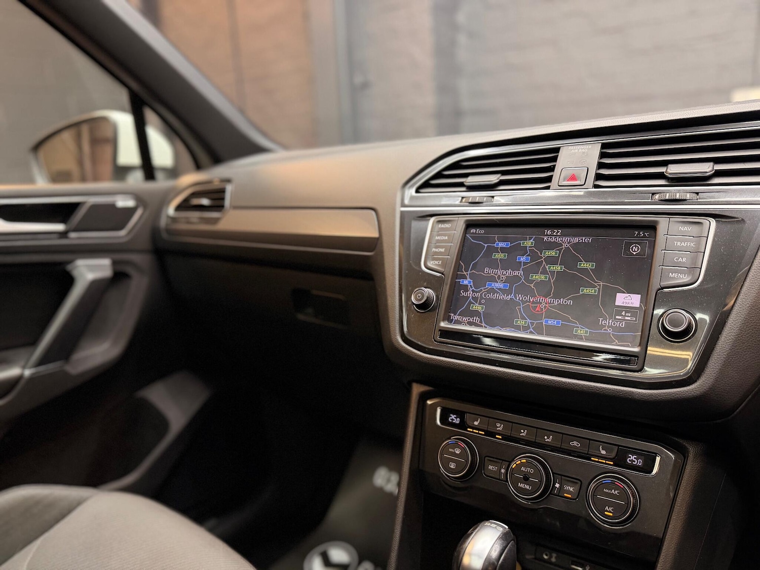 Used Volkswagen Tiguan 2016 for sale - 76752661: Photo 32