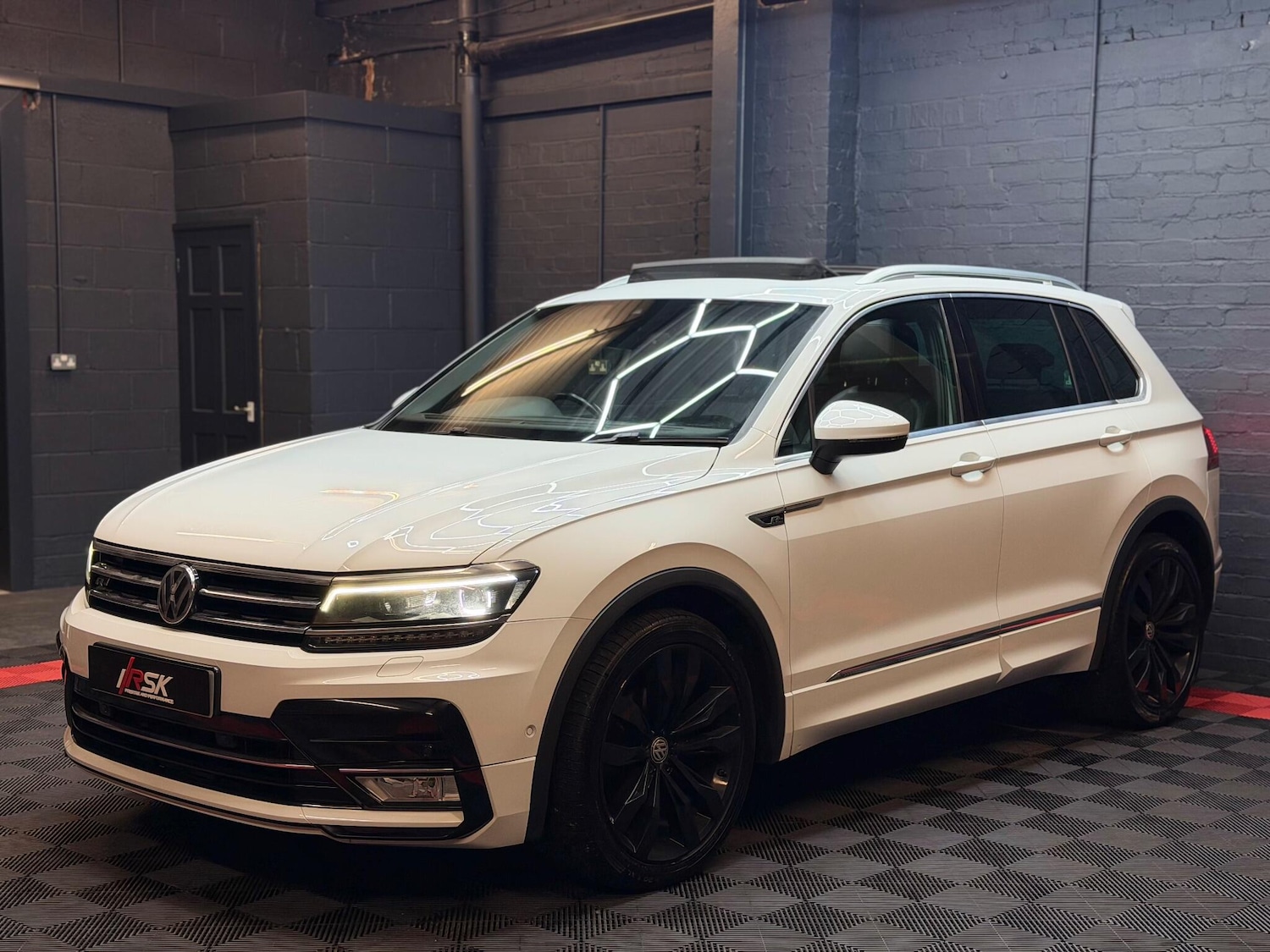 Used Volkswagen Tiguan 2016 for sale - 76752661: Photo 6