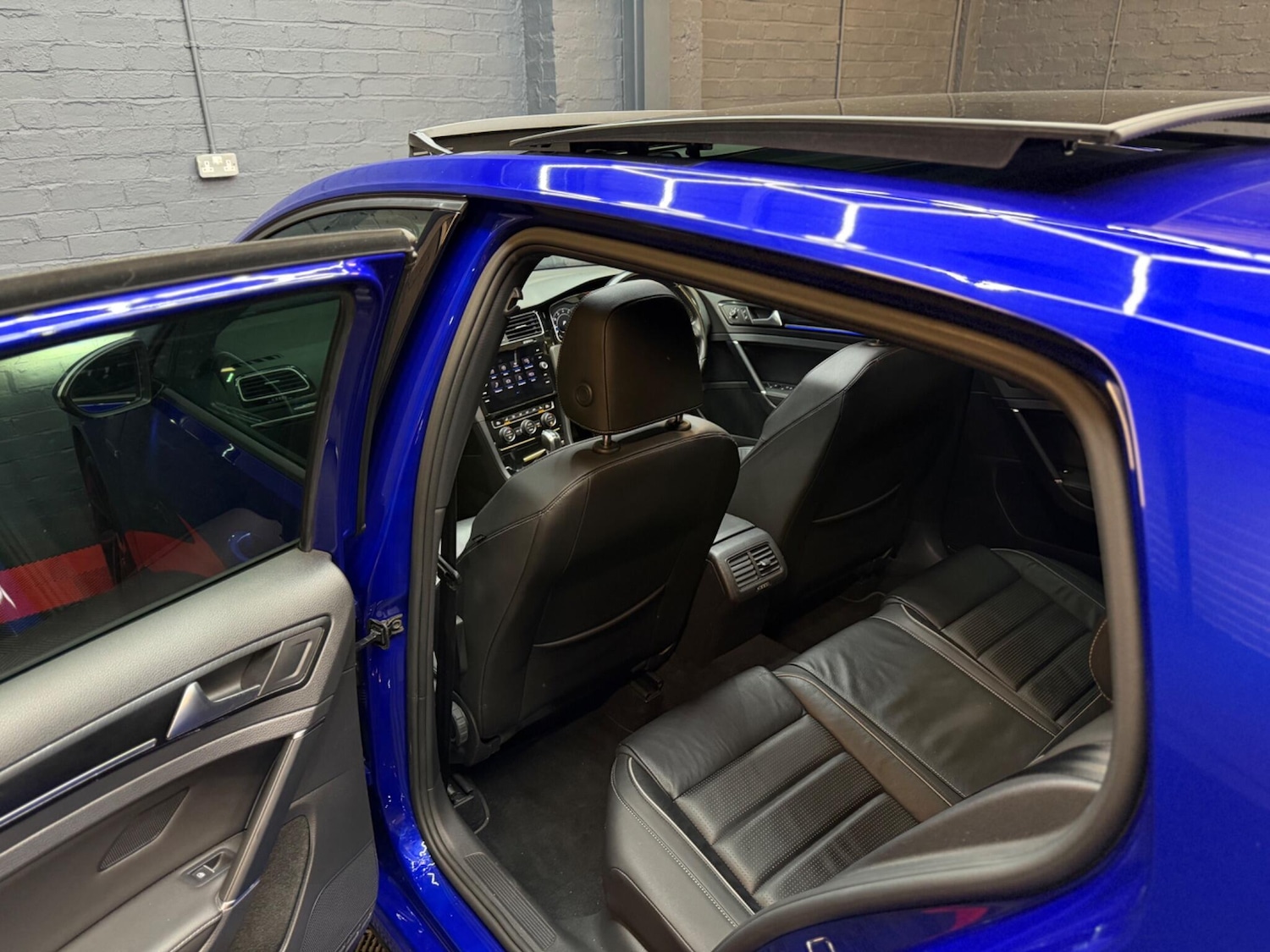 Used Volkswagen Golf 2017 for sale - 78048149: Photo 40