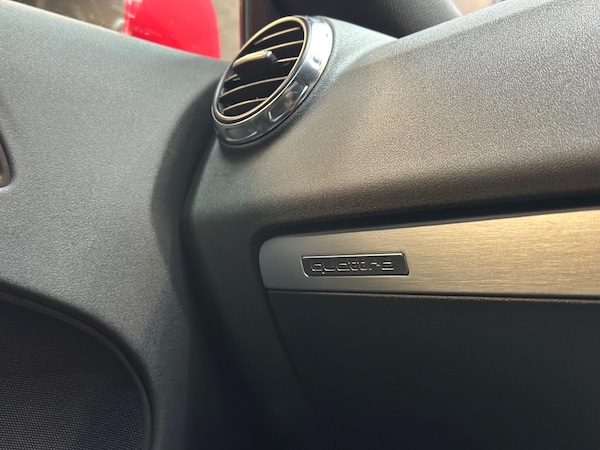 Used Audi TT 2010 for sale - 76325965: Photo 32