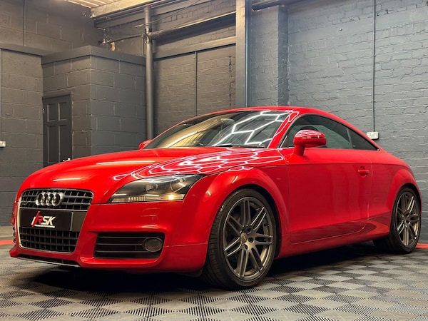 Used Audi TT 2010 for sale - 76325965: Photo 4