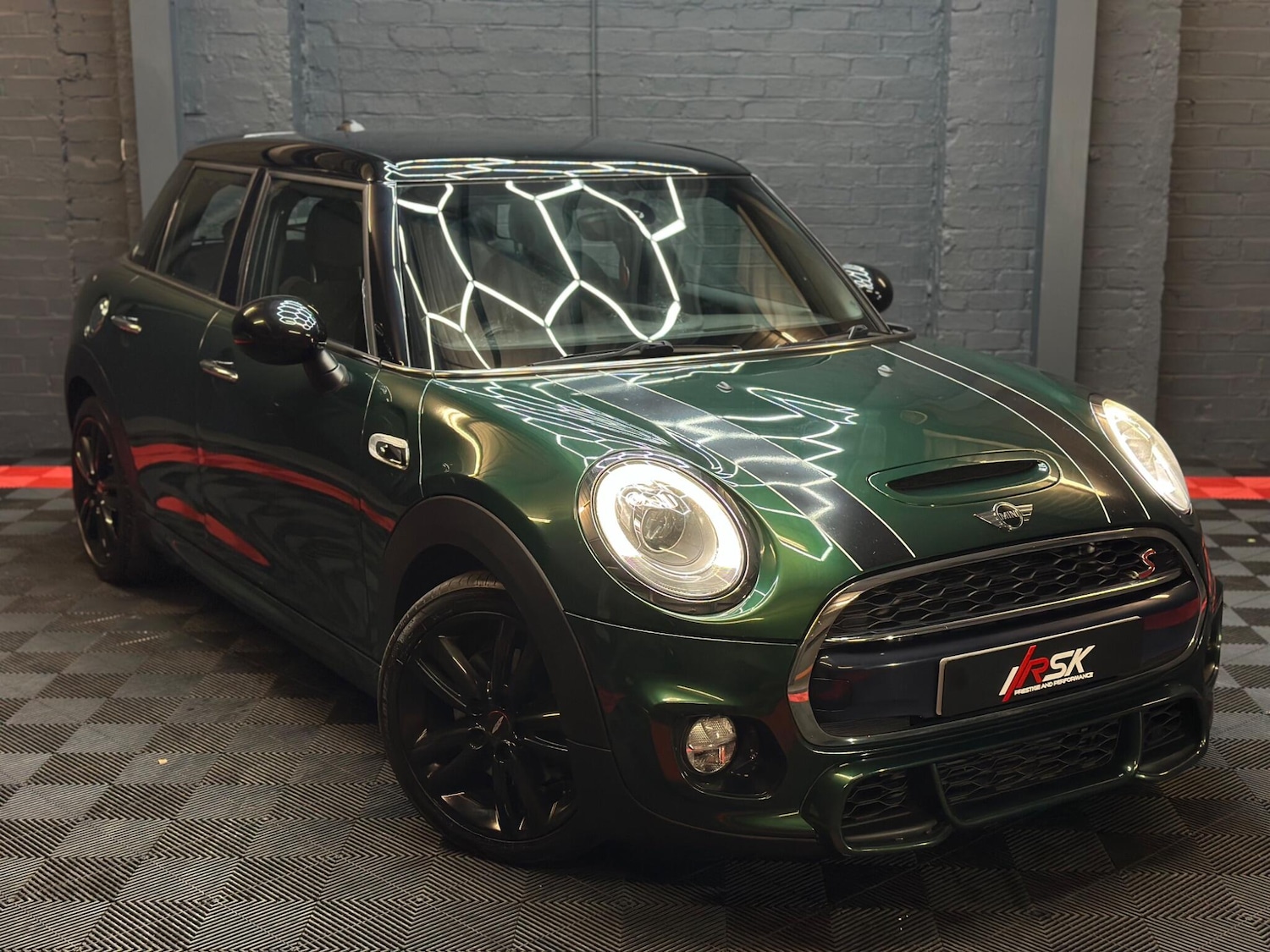 Used MINI Hatch 2016 for sale - 76592210: Photo 1