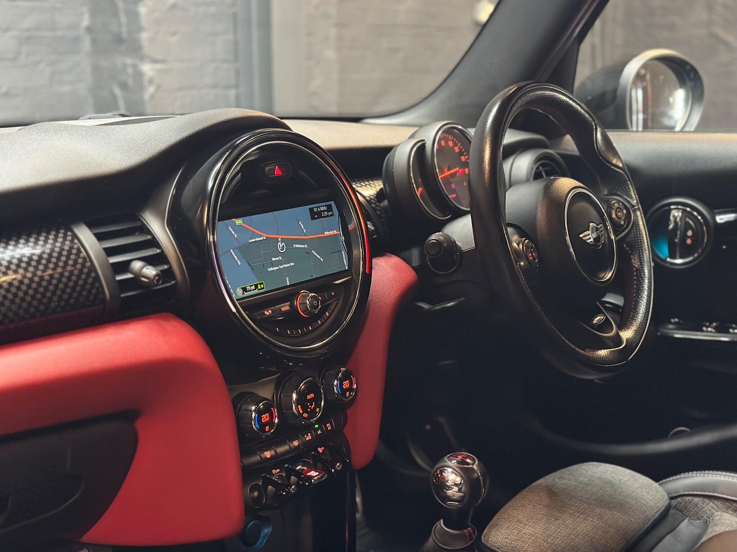 Used MINI Hatch 2016 for sale - 76592210: Photo 2