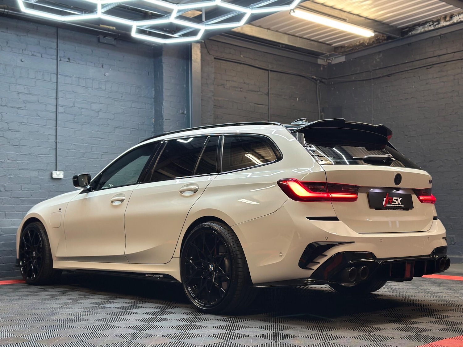 Used BMW 3 Series 2021 for sale - 76398548: Photo 2