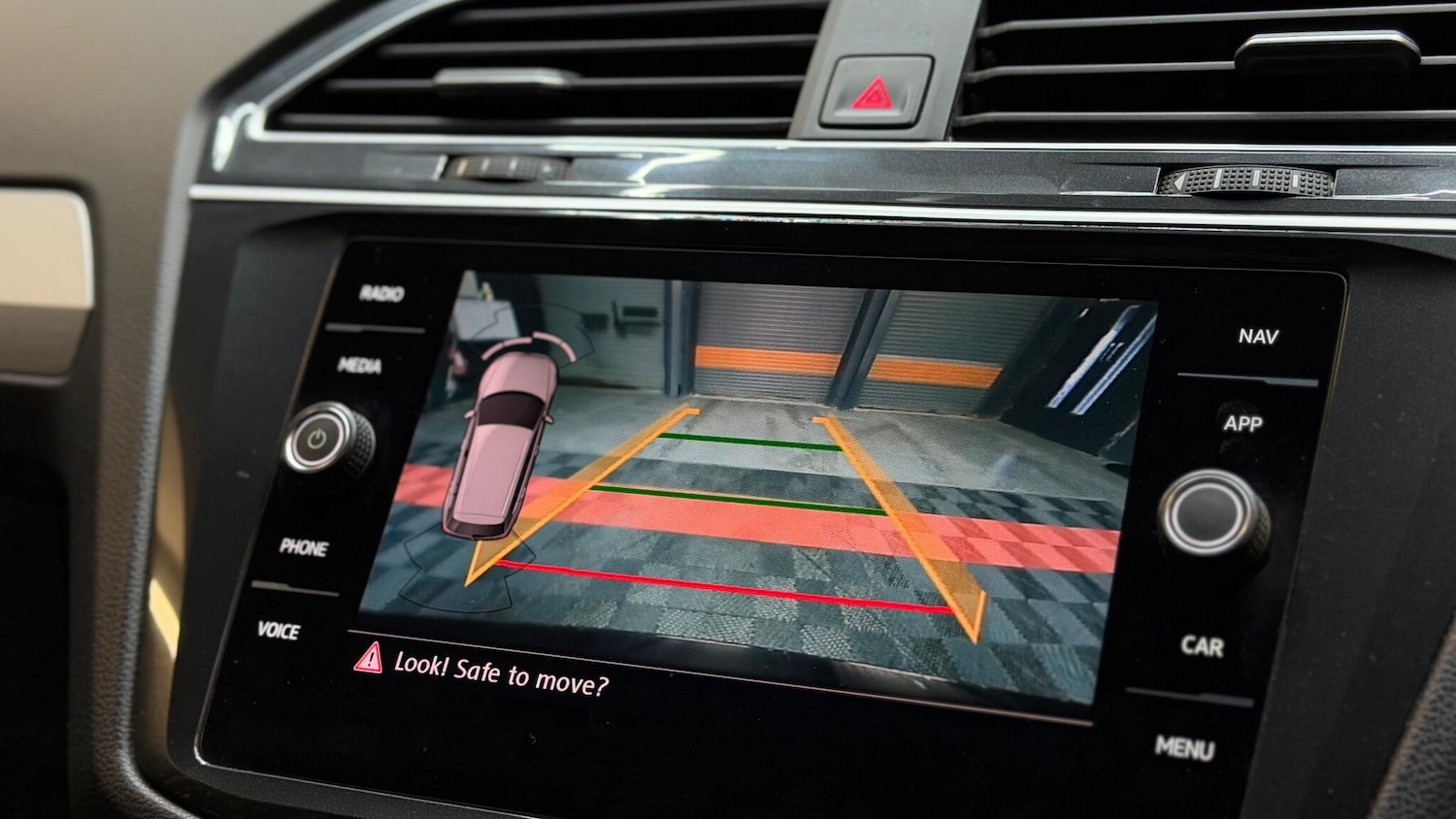 Used Volkswagen Tiguan 2019 for sale - 77090852: Photo 24