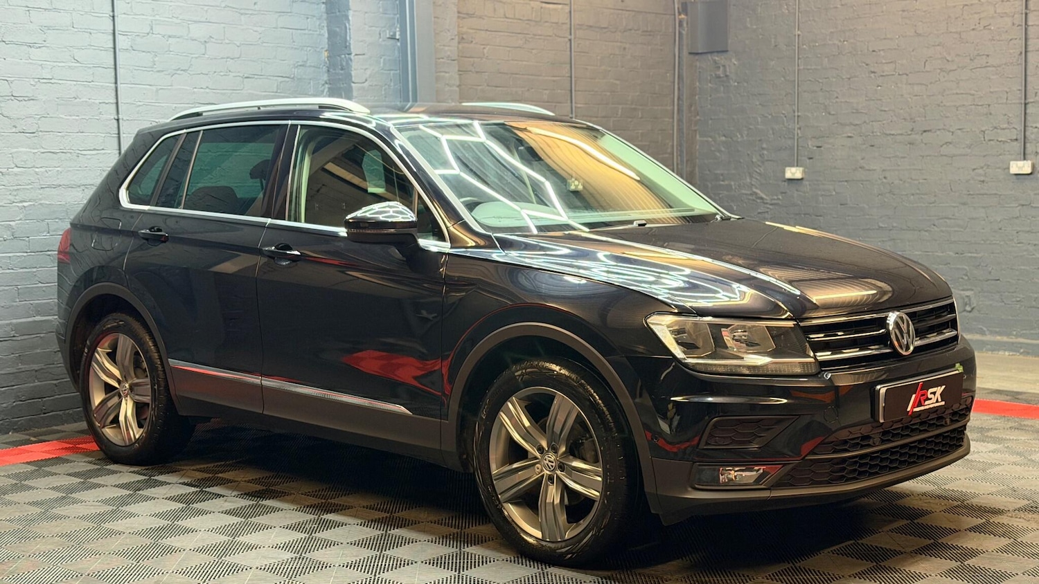 Used Volkswagen Tiguan 2019 for sale - 77090852: Photo 3