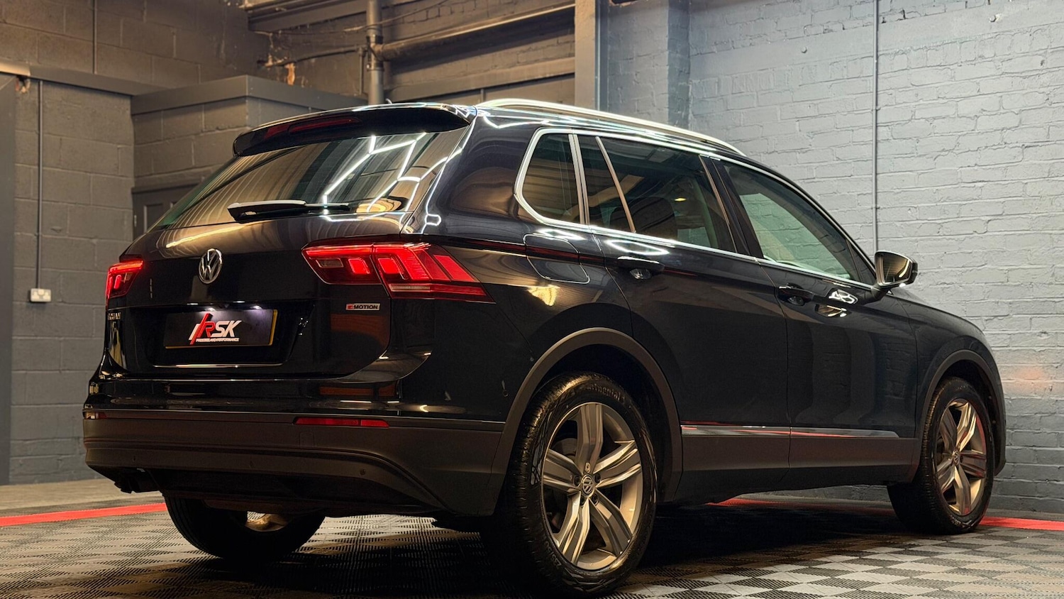 Used Volkswagen Tiguan 2019 for sale - 77090852: Photo 9