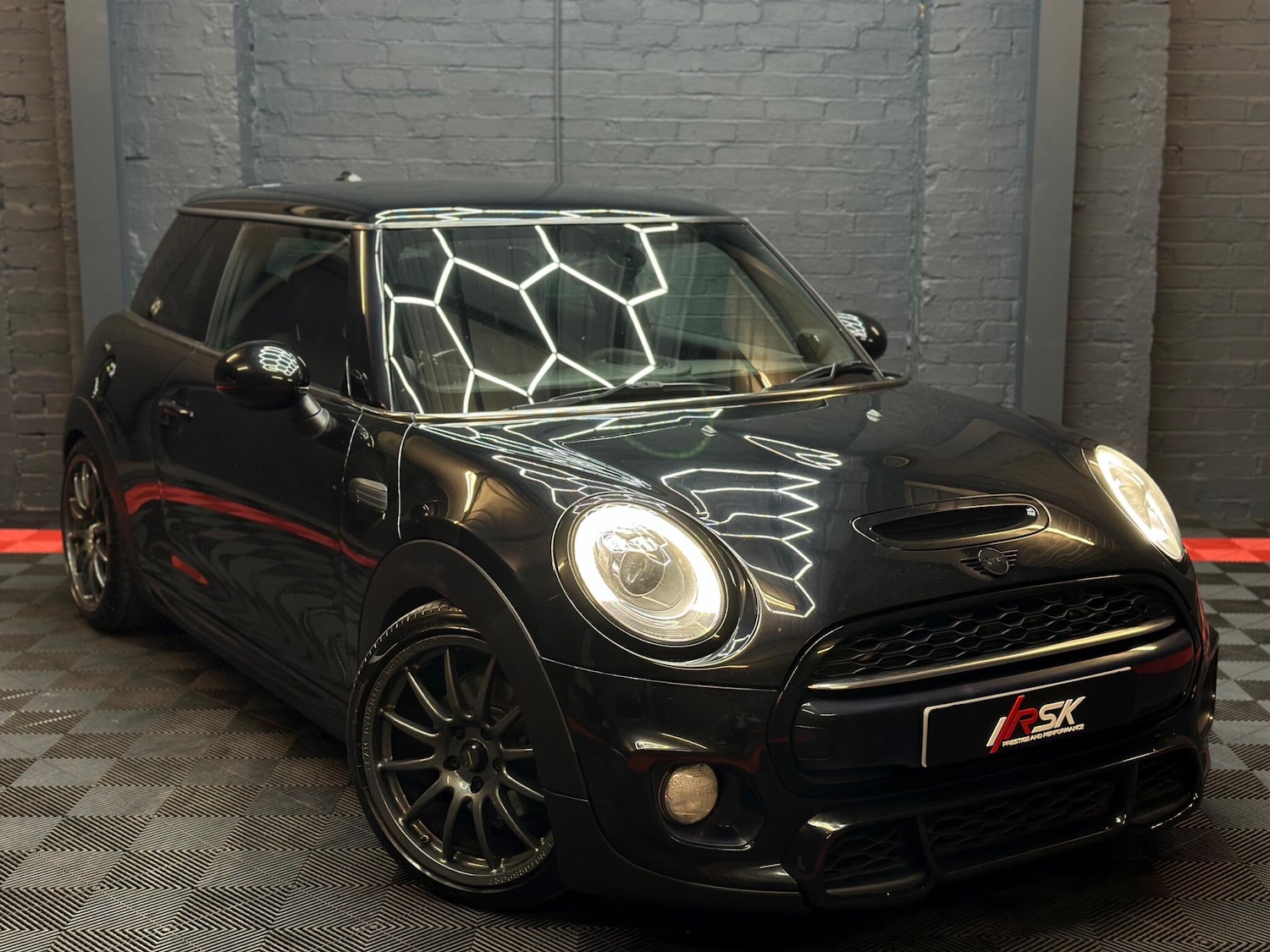 Used MINI Hatch 2015 for sale - 76528009: Photo 2