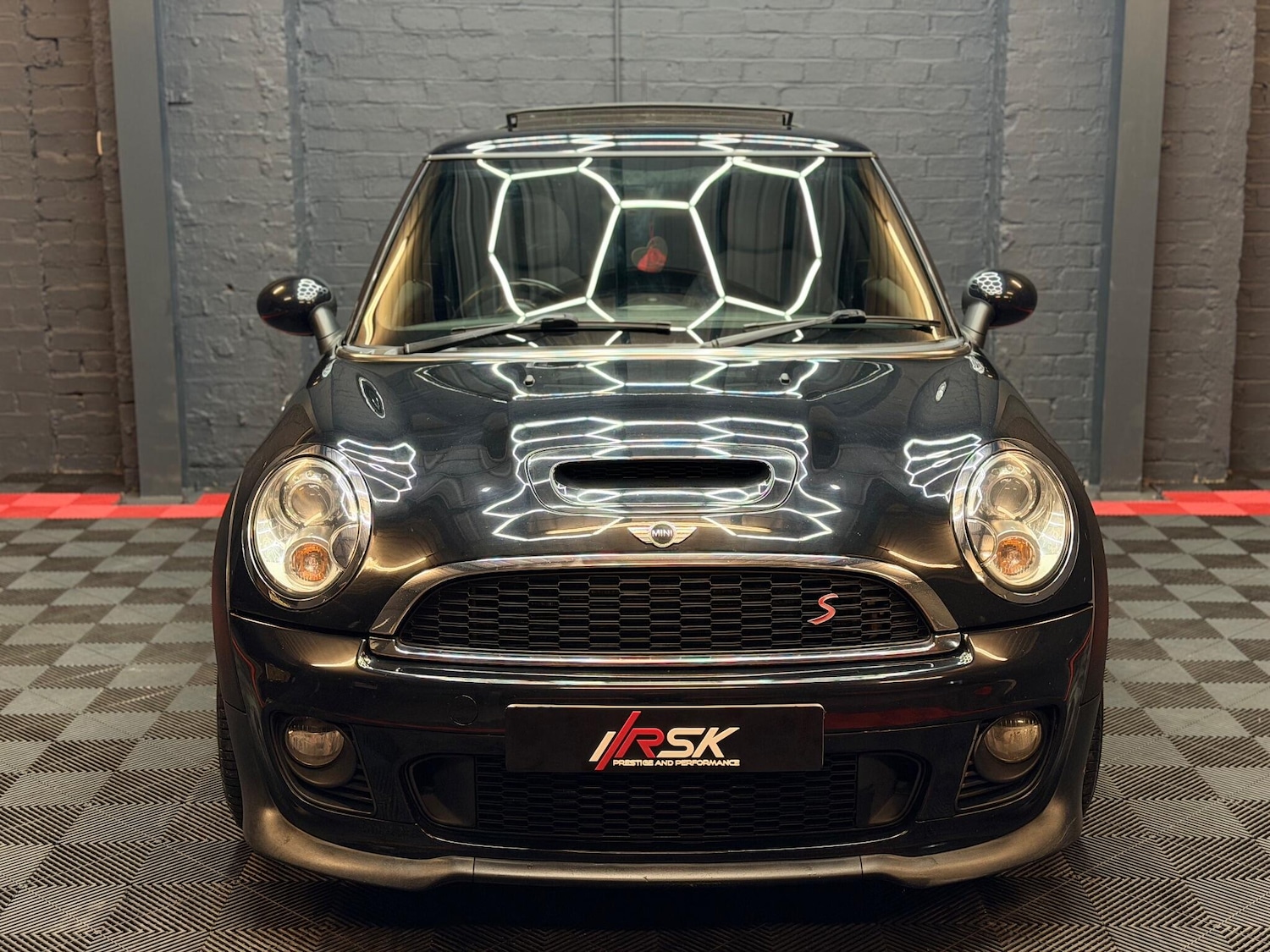 Used MINI Hatch 2011 for sale - 76786859: Photo 2