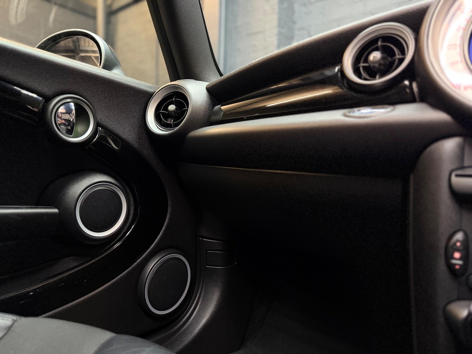 Used MINI Hatch 2011 for sale - 76786859: Photo 27