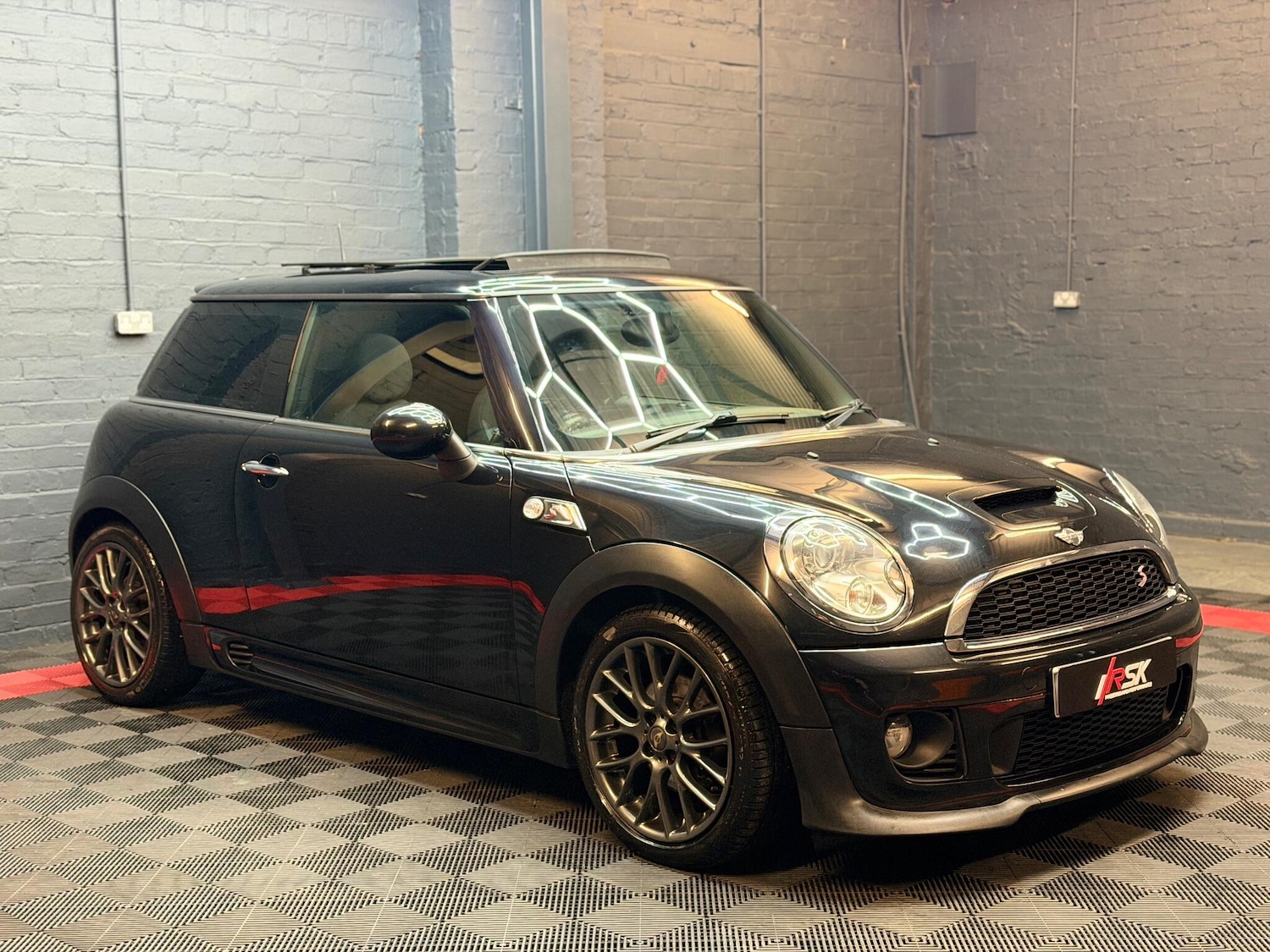 Used MINI Hatch 2011 for sale - 76786859: Photo 6