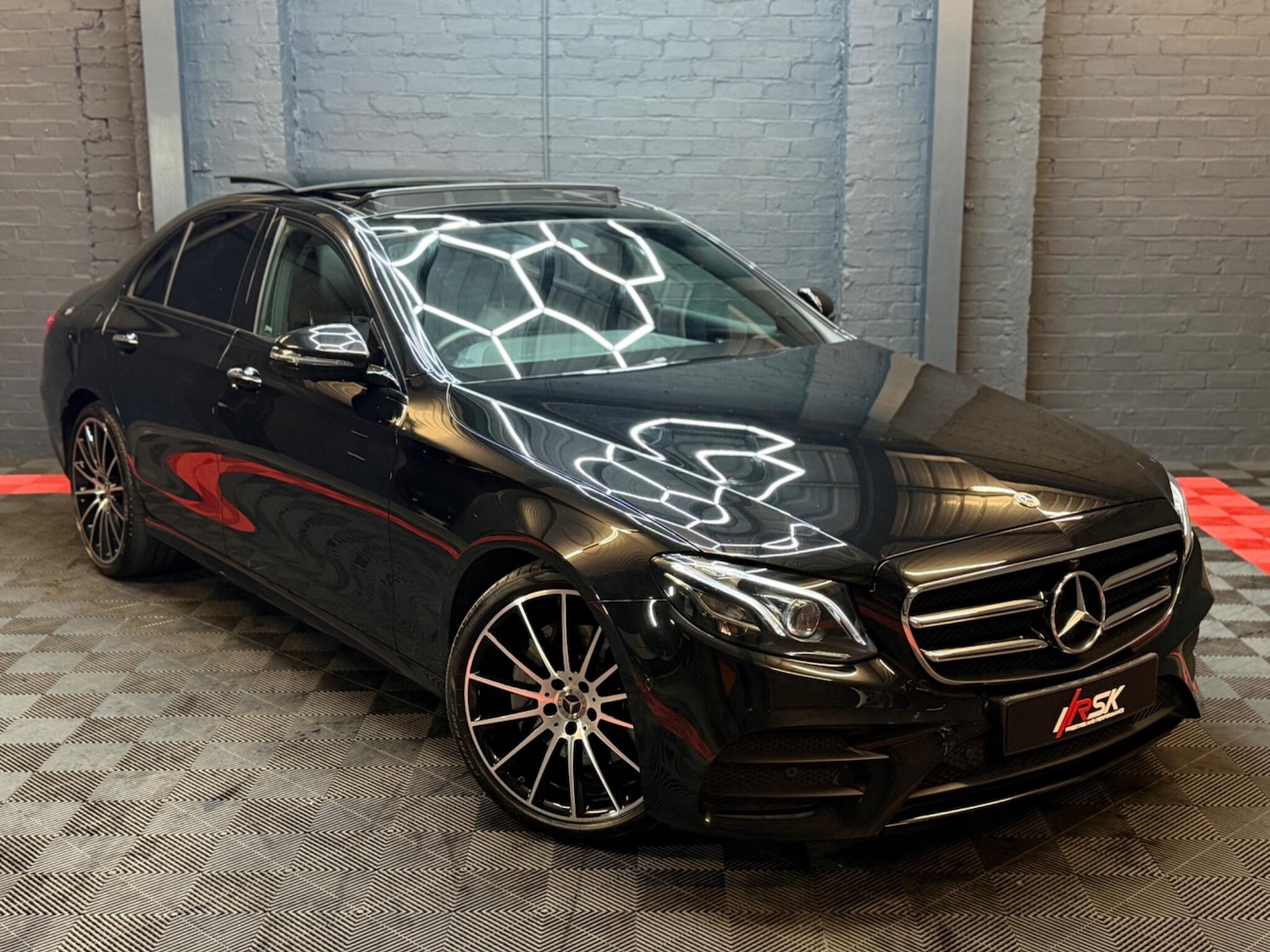 Used Mercedes-Benz E Class 2020 for sale - 78157685: Photo 2