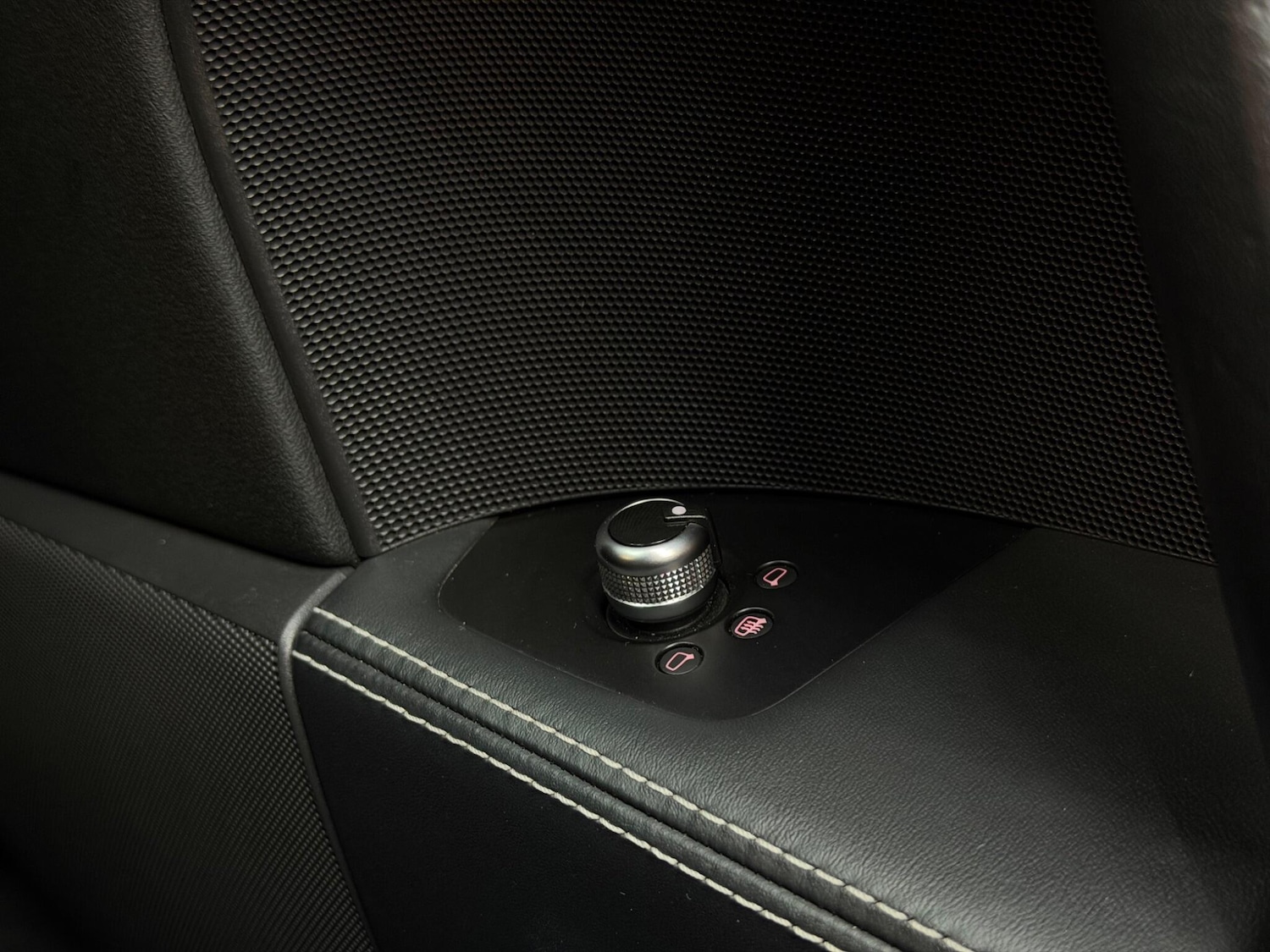 Used Audi TT 2012 for sale - 77939665: Photo 33