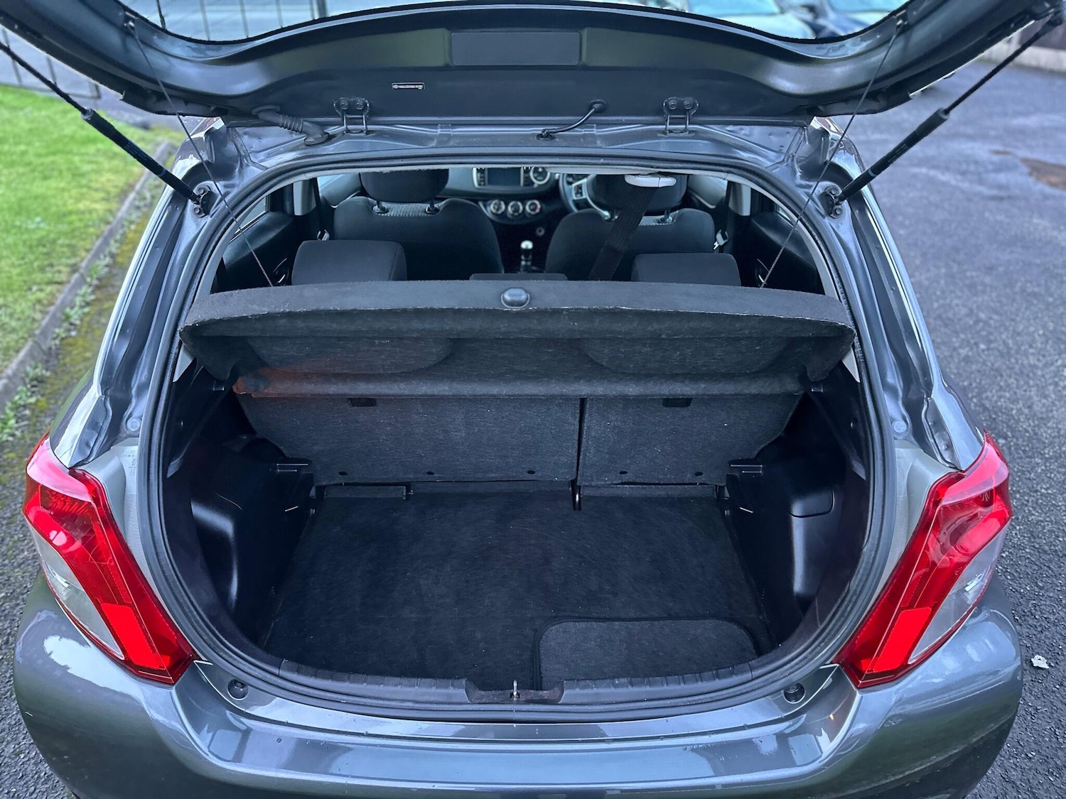 Used Toyota Yaris 2013 for sale - 76899636: Photo 19